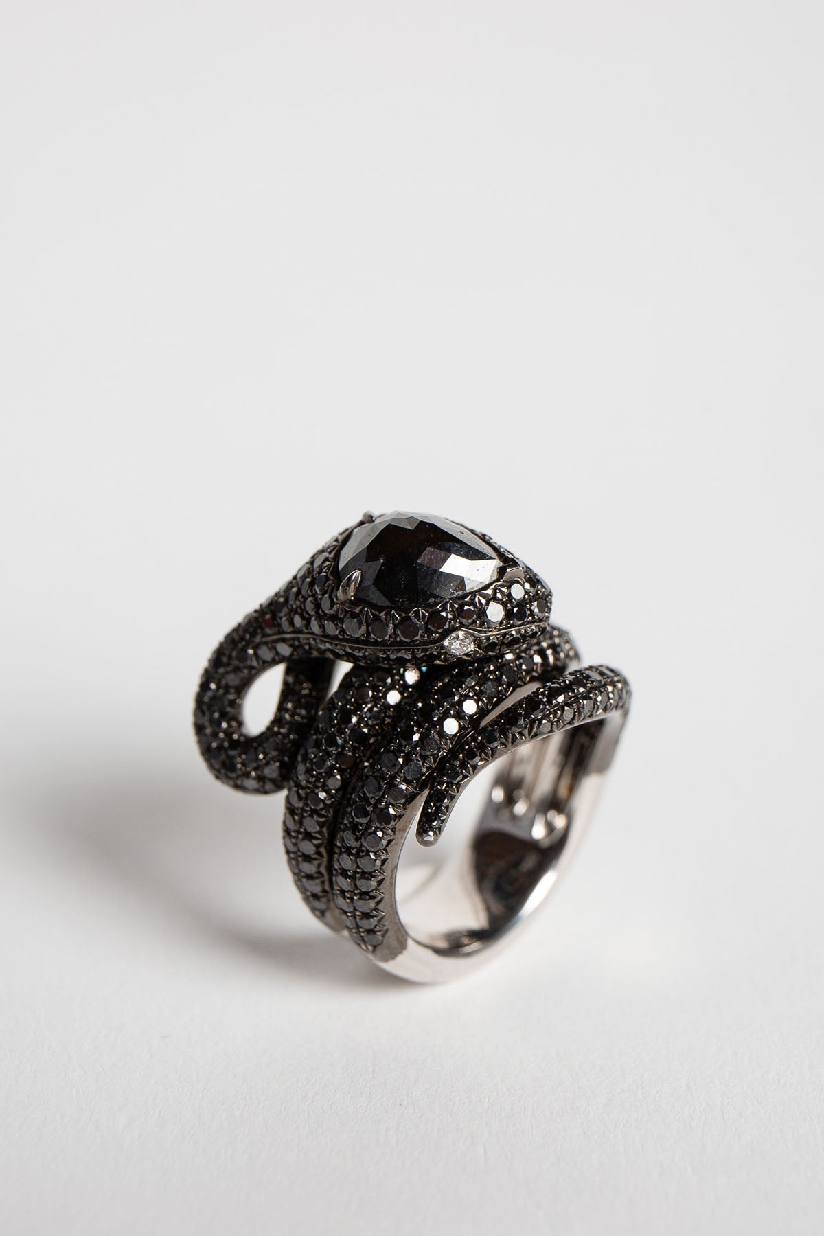 STEFERE | WHITE GOLD MULTI DIAMOND SNAKE RING