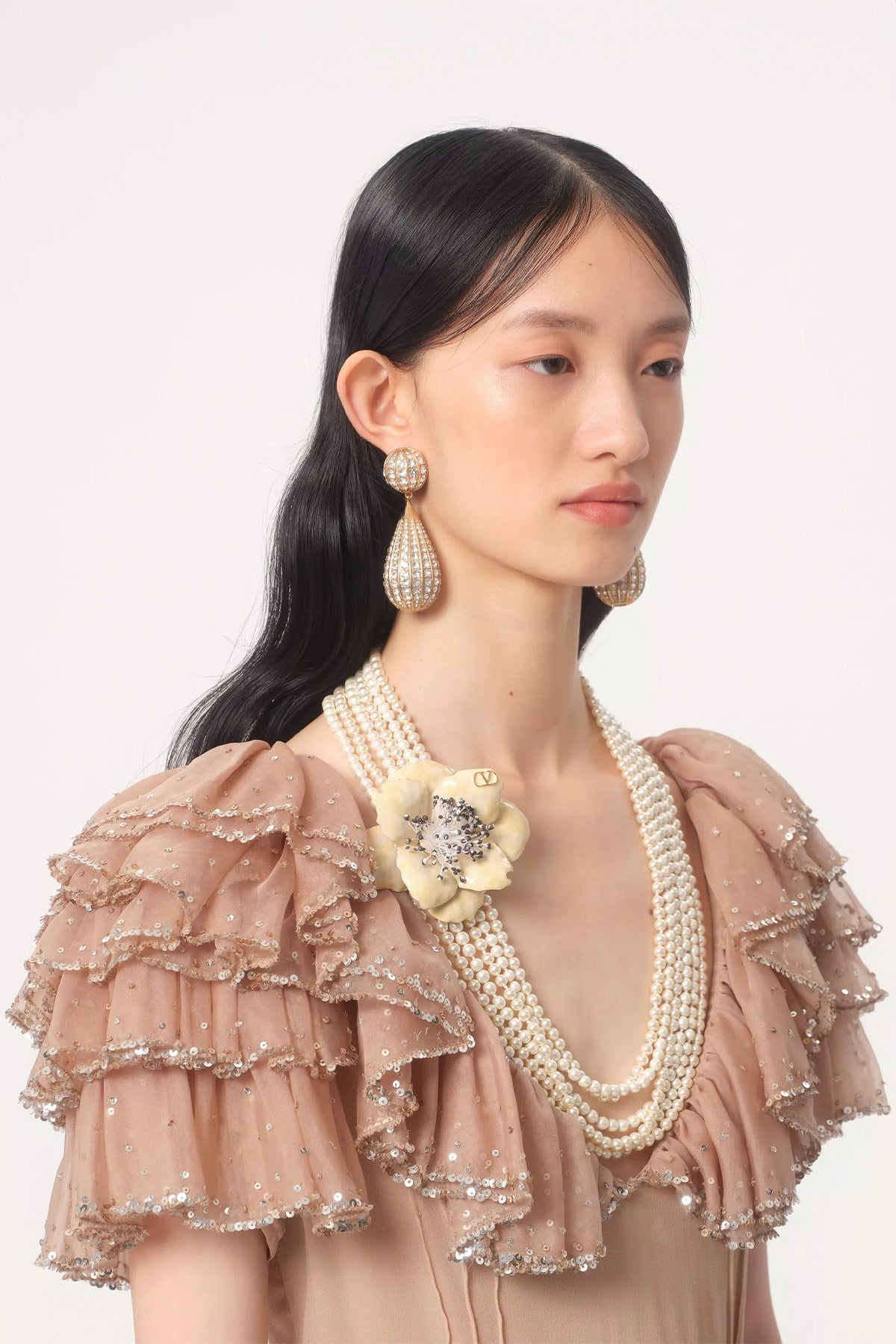 VALENTINO GARAVANI | FLEUR LUMINEUSE NECKLACE IN METAL, ENAMEL, PEARLS AND FABRIC