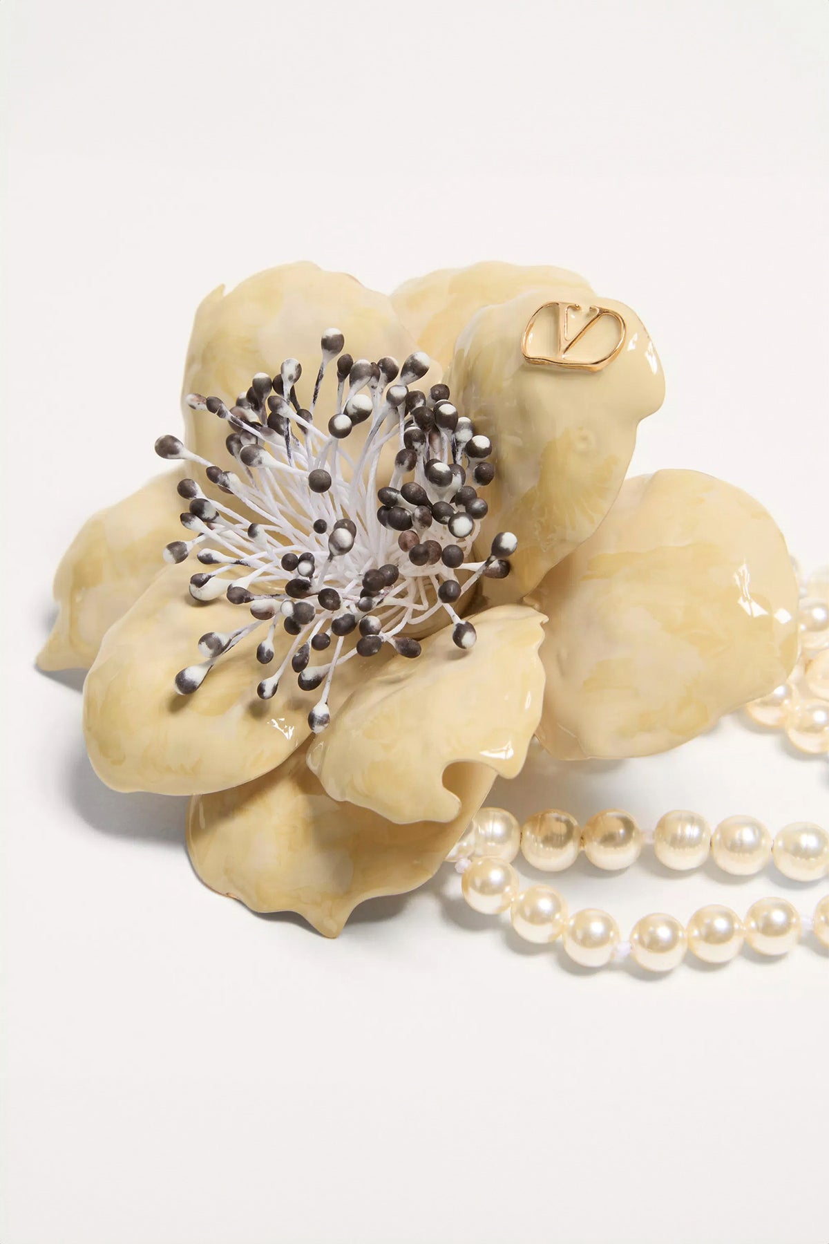VALENTINO GARAVANI | FLEUR LUMINEUSE NECKLACE IN METAL, ENAMEL, PEARLS AND FABRIC