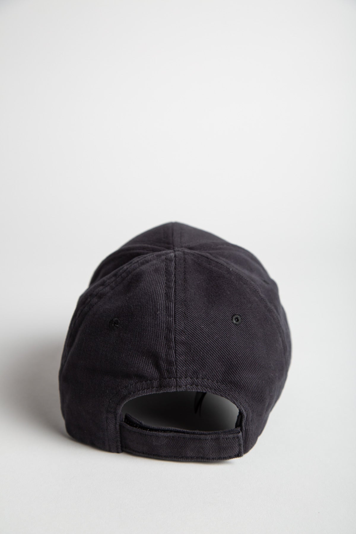 BALENCIAGA | I LOVE PARIS & BALENCIAGA CAP