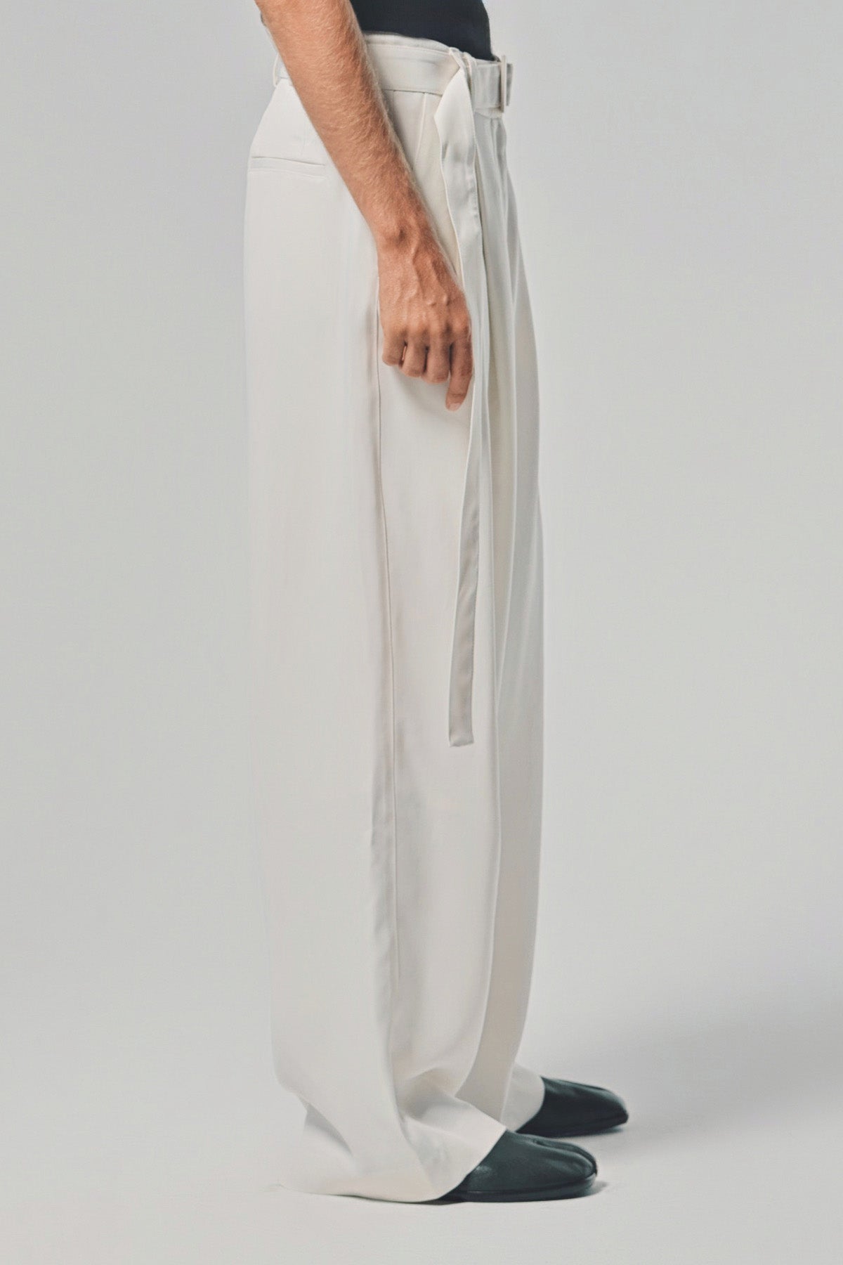 LOUIS GABRIEL NOUCHI | WIDE-LEG PLEATED PANTS