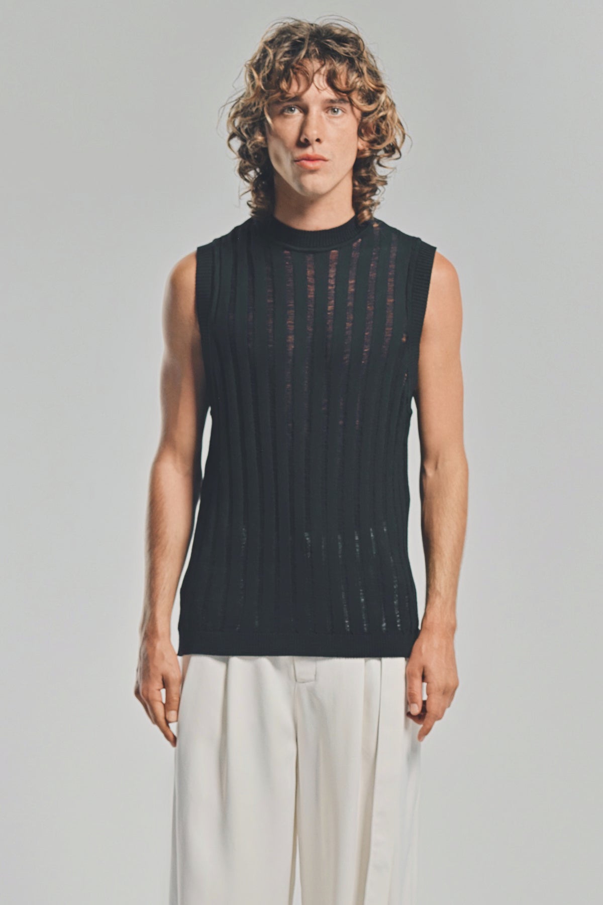 LOUIS GABRIEL NOUCHI | RIBBED SLEEVELESS SWEATER VEST