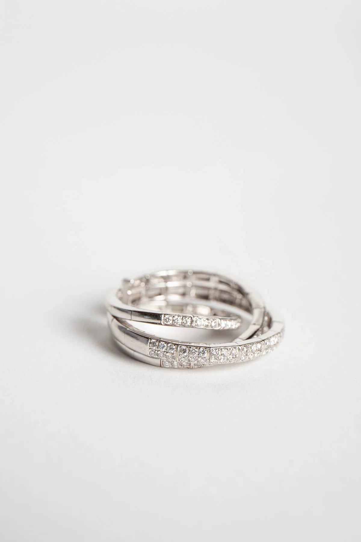 STEFERE | WHITE GOLD & DIAMOND RING