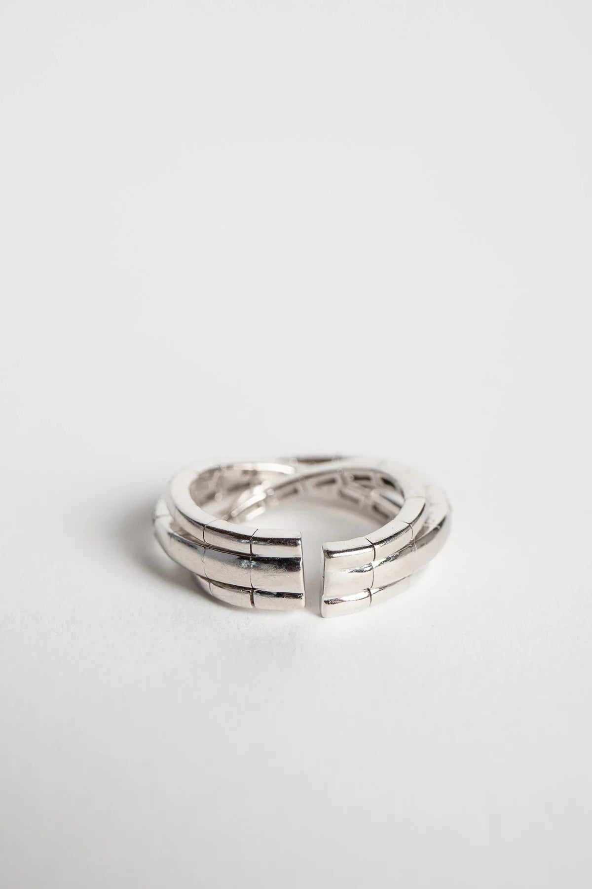 STEFERE | WHITE GOLD & DIAMOND RING