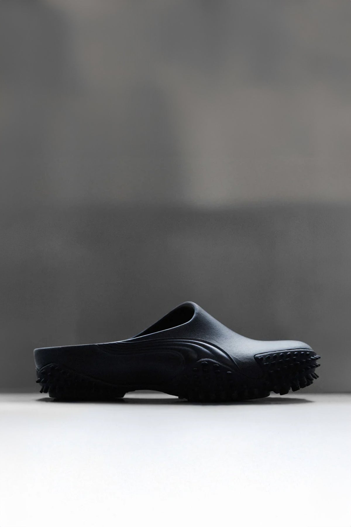 PUMA X LOUIS GABRIEL NOUCHI | MOSTRO MULE IN BLACK - MAXFIELD LA