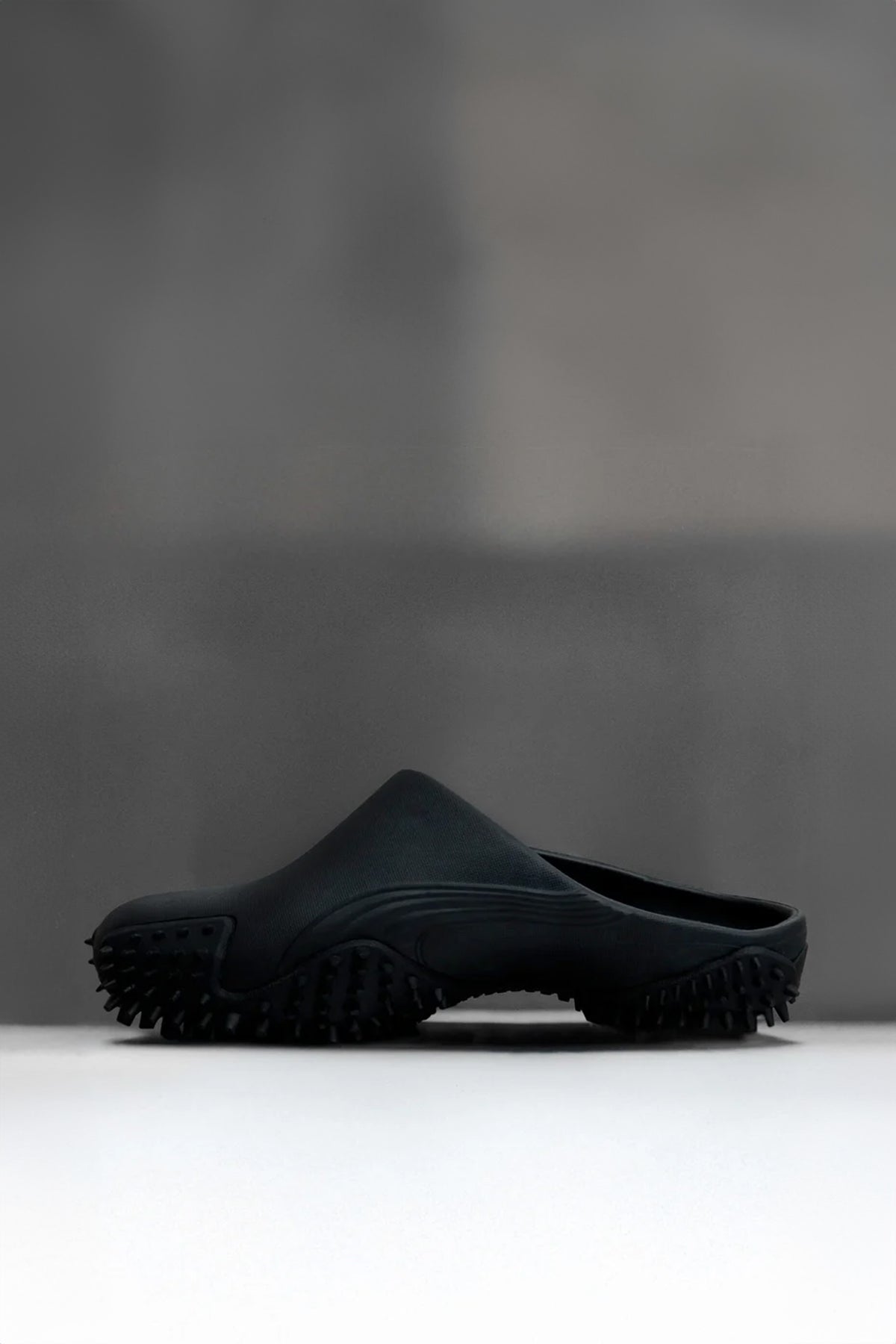 PUMA X LOUIS GABRIEL NOUCHI | MOSTRO MULE IN BLACK - MAXFIELD LA