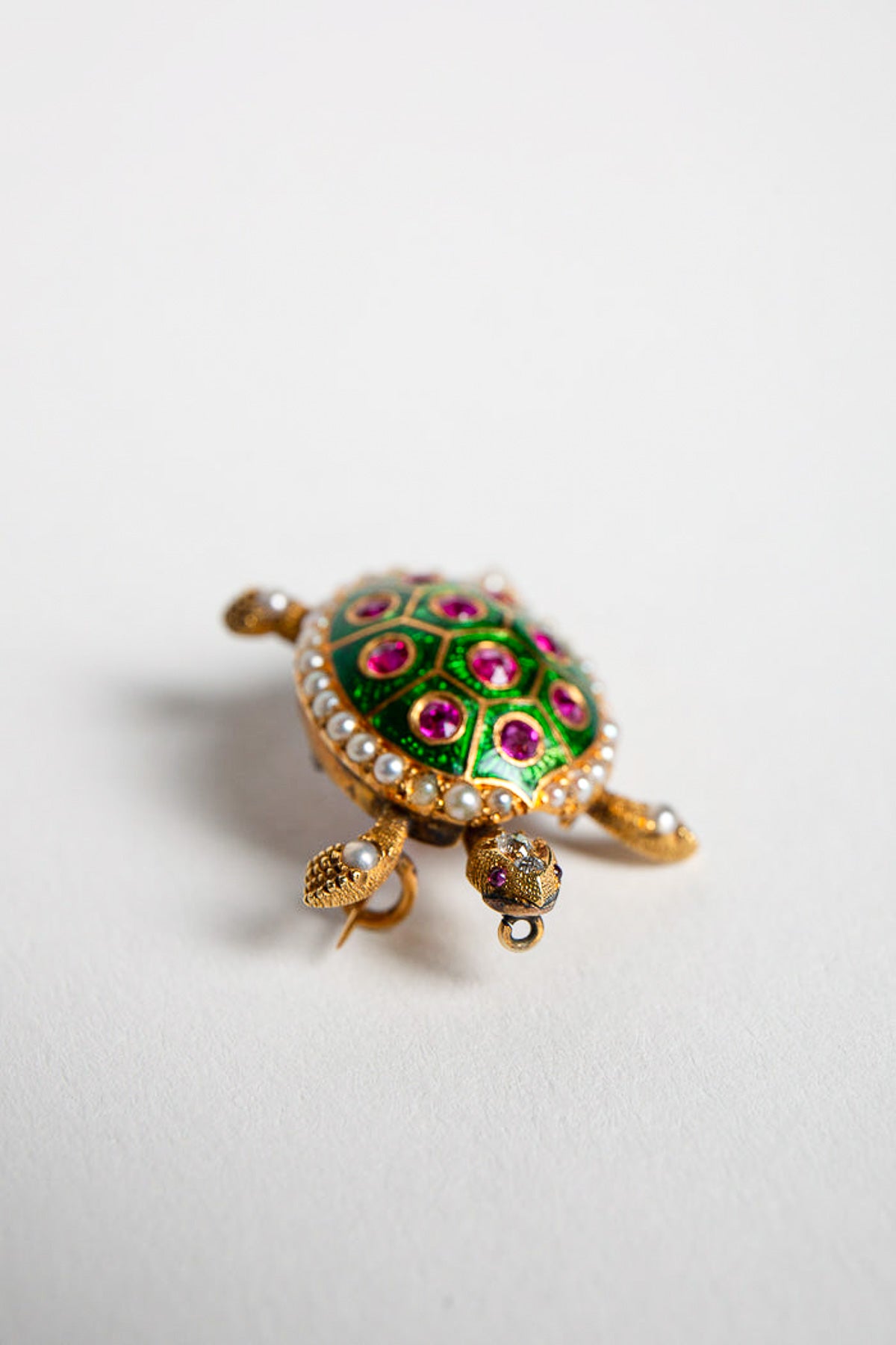 MAXFIELD PRIVATE COLLECTION | VINTAGE TURTLE BROOCH