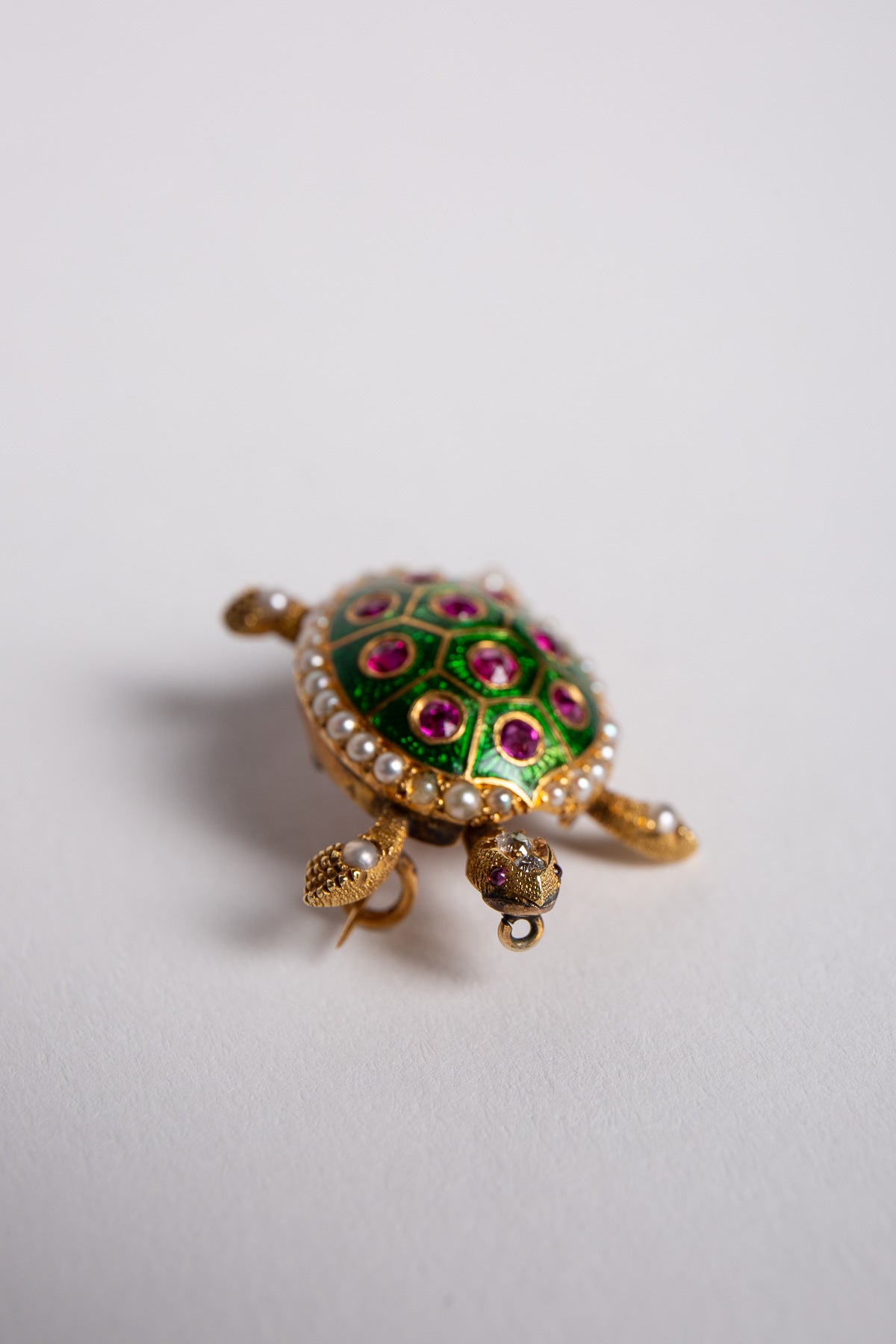 MAXFIELD PRIVATE COLLECTION | VINTAGE TURTLE BROOCH