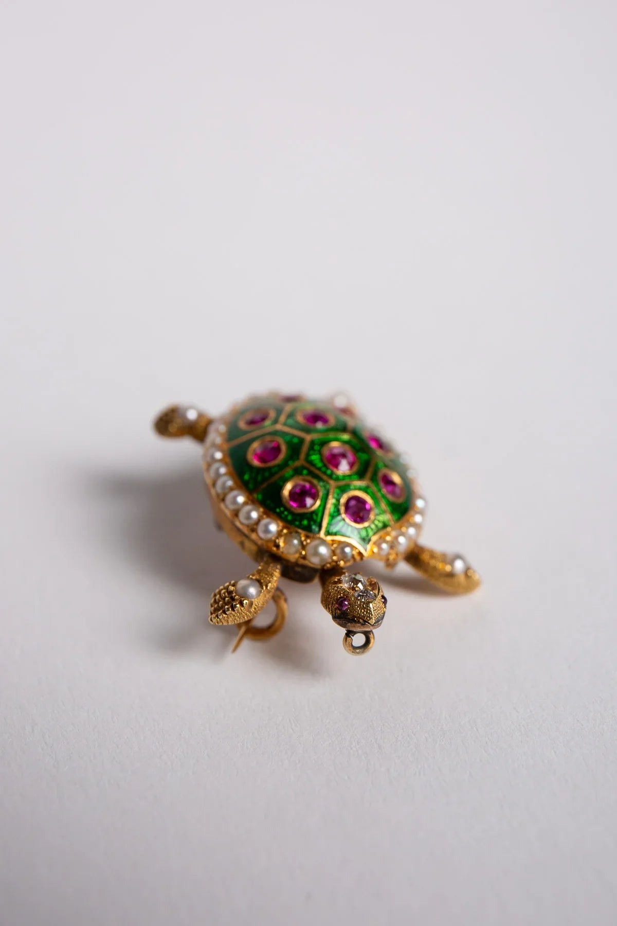 MAXFIELD PRIVATE COLLECTION | VINTAGE TURTLE BROOCH