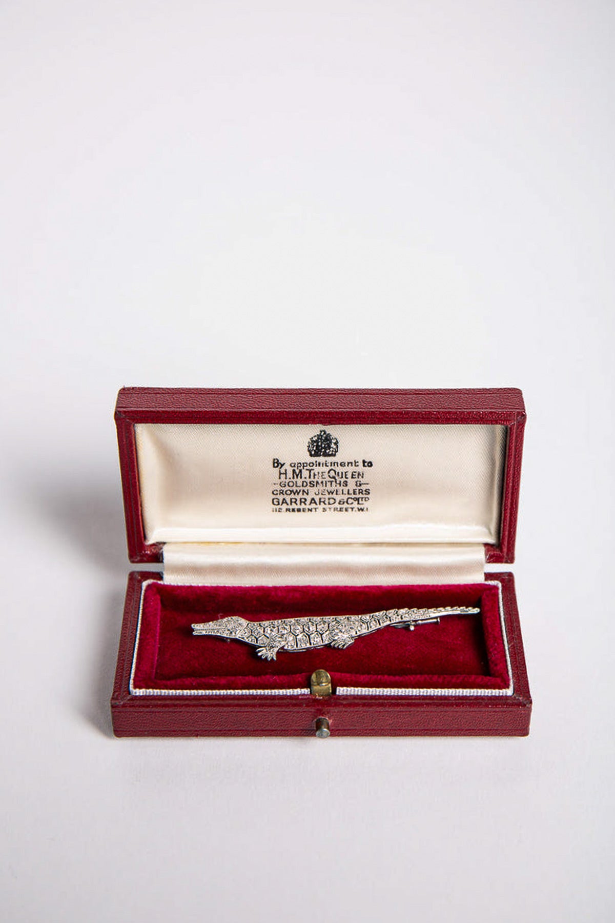 MAXFIELD PRIVATE COLLECTION | VINTAGE ART DECO ALLIGATOR BROOCH
