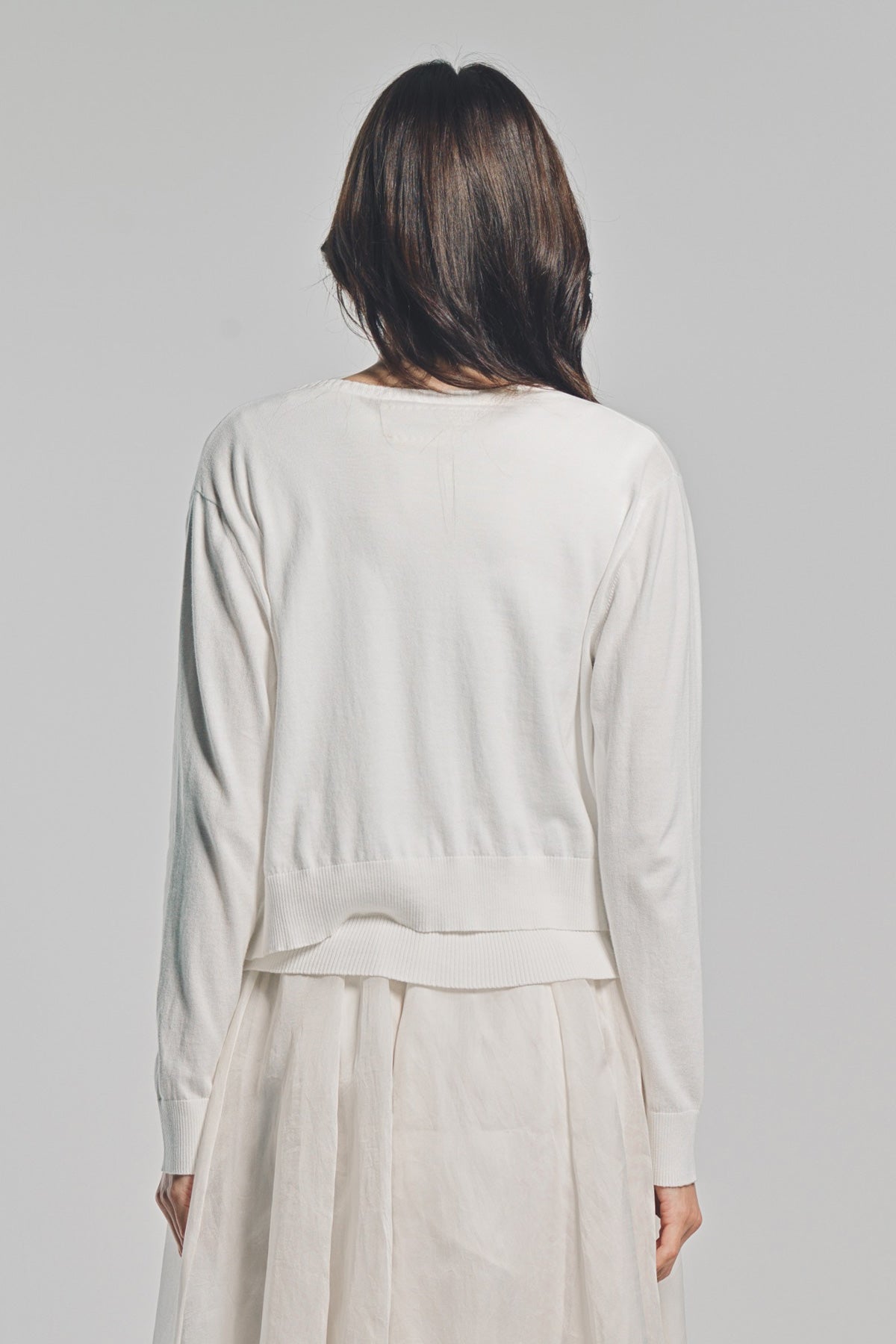 LARS ANDERSSON | DEEP V-NECK CARDIGAN