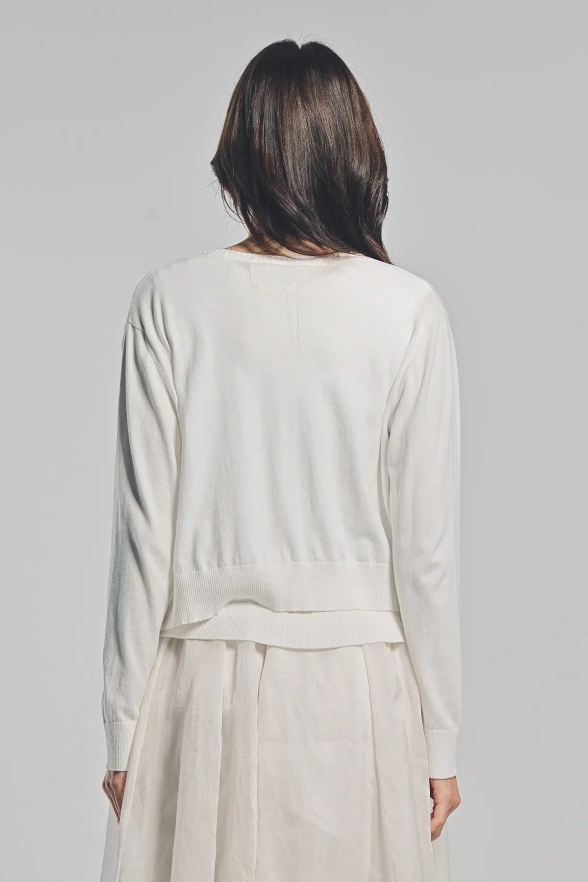 LARS ANDERSSON | DEEP V-NECK CARDIGAN