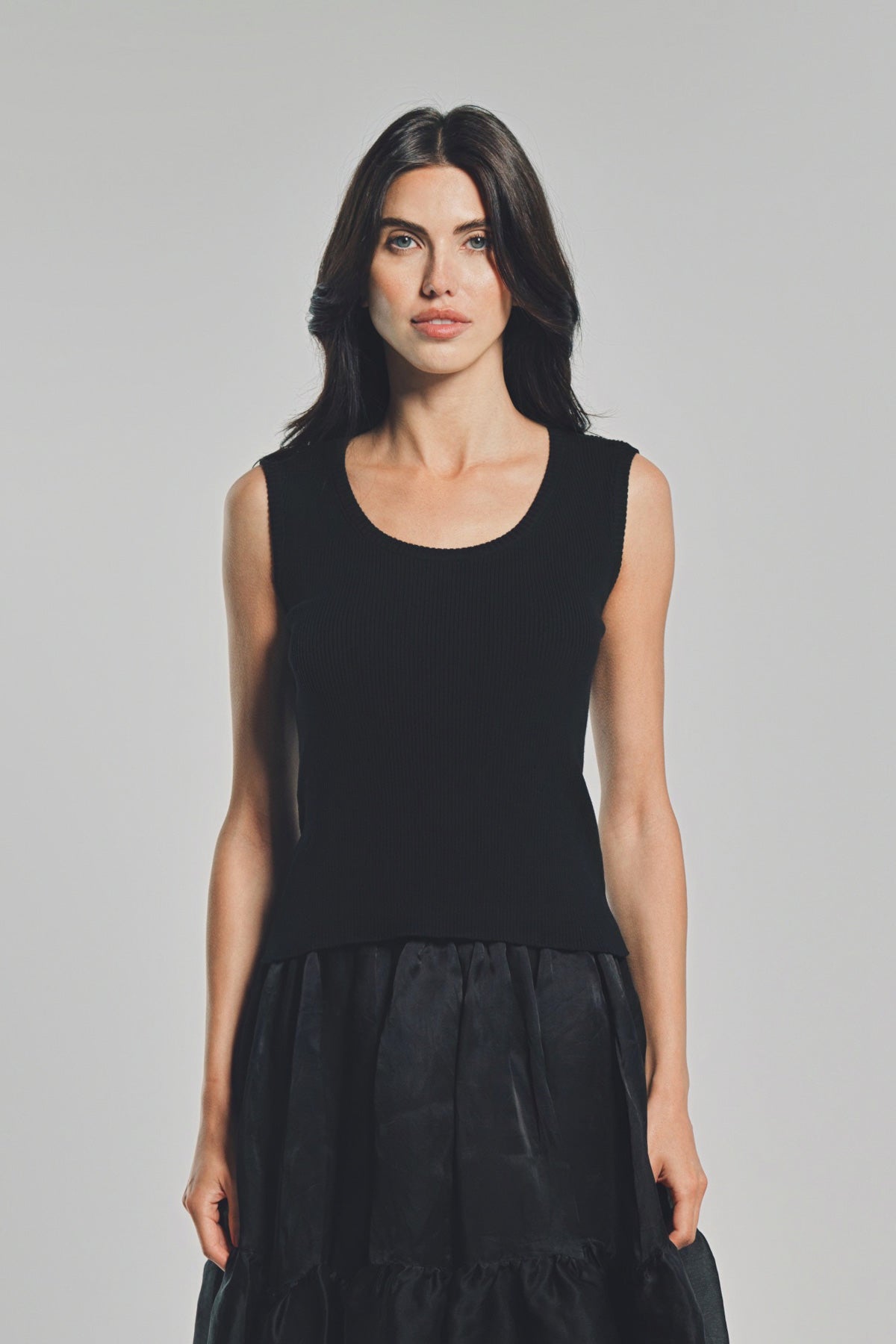 LARS ANDERSSON | SLEEVELESS SCOOPNECK TOP 2X1 RIB