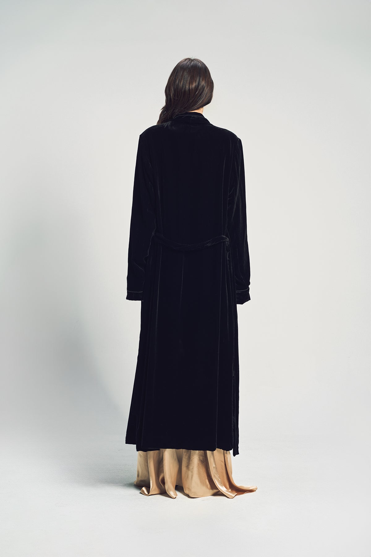 SUSAN BECKER | WOMEN'S BLACK SILK & VELVET BAMBERG ROBE