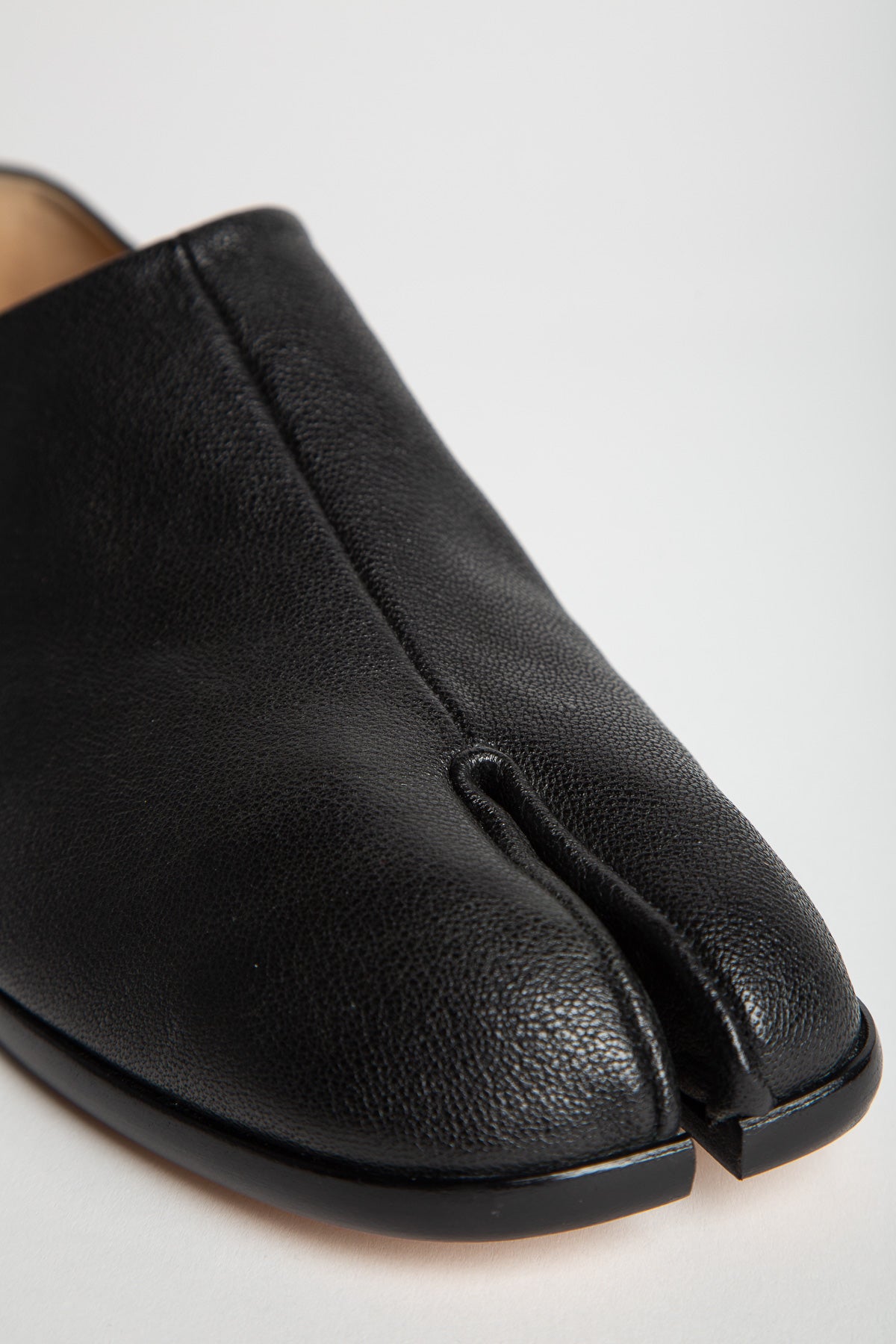 MAISON MARGIELA | TABI BABOUCHES - MAXFIELD LA