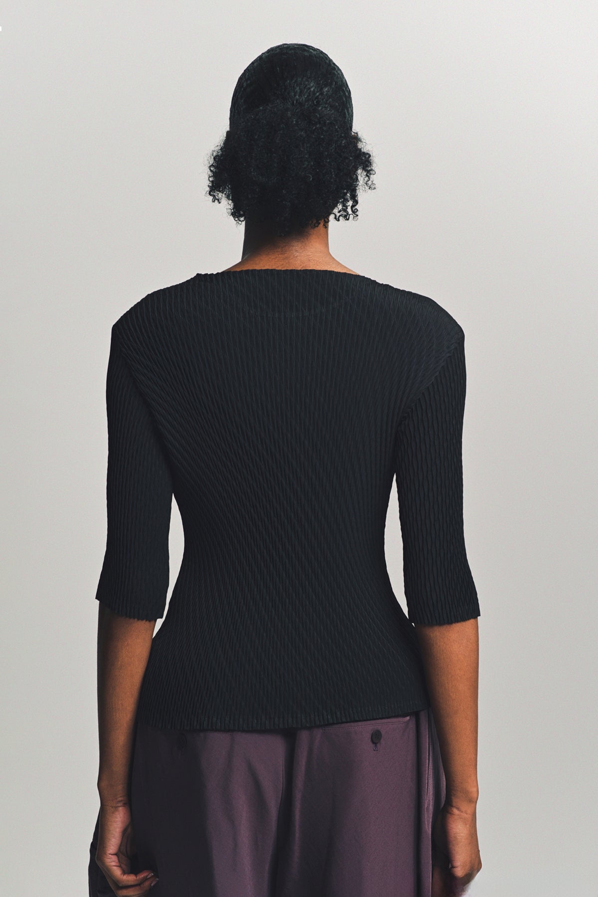 ISSEY MIYAKE | RHOMBUS PLEATED LONG SLEEVE TOP