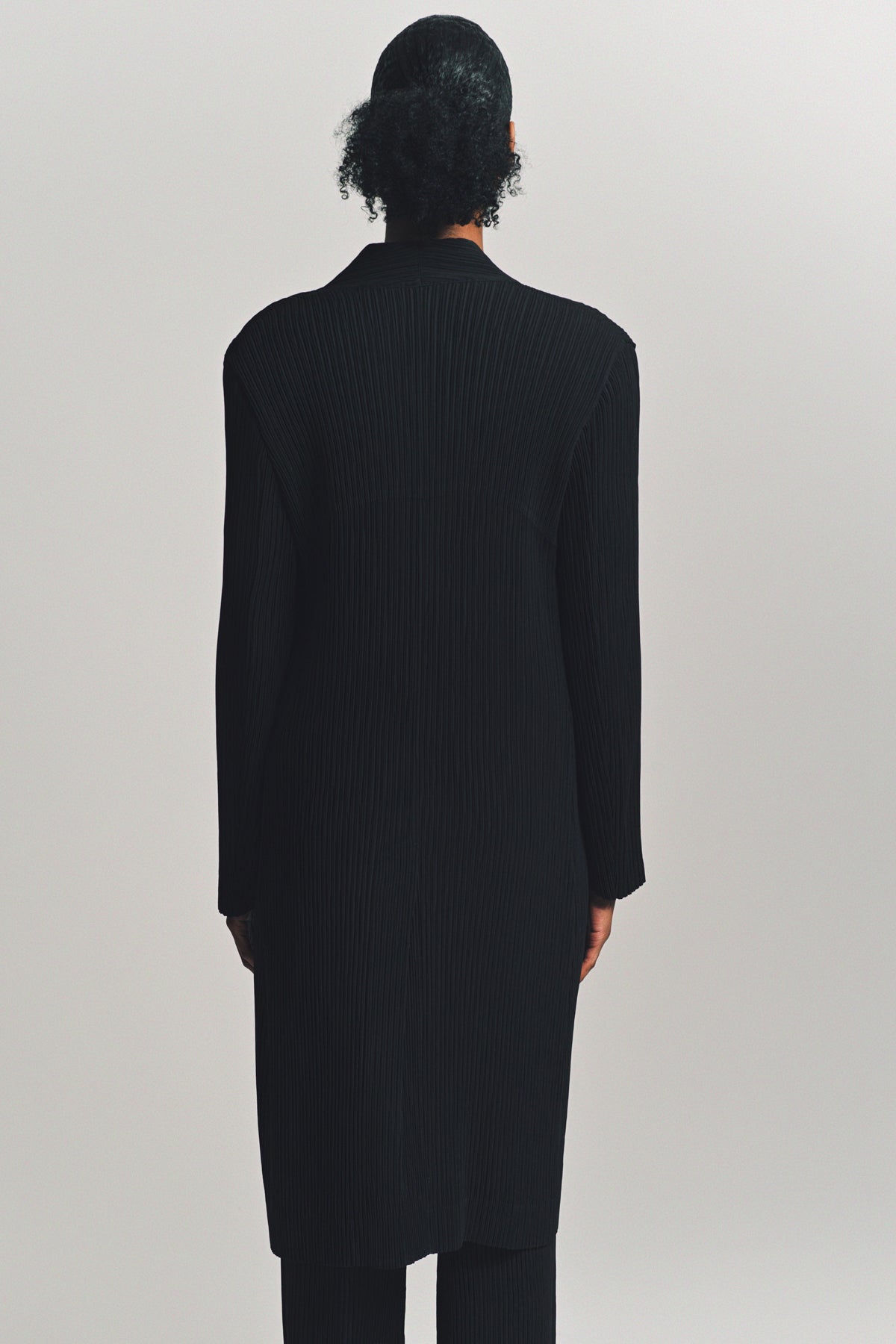 ISSEY MIYAKE | HATCHING PLEATED COAT