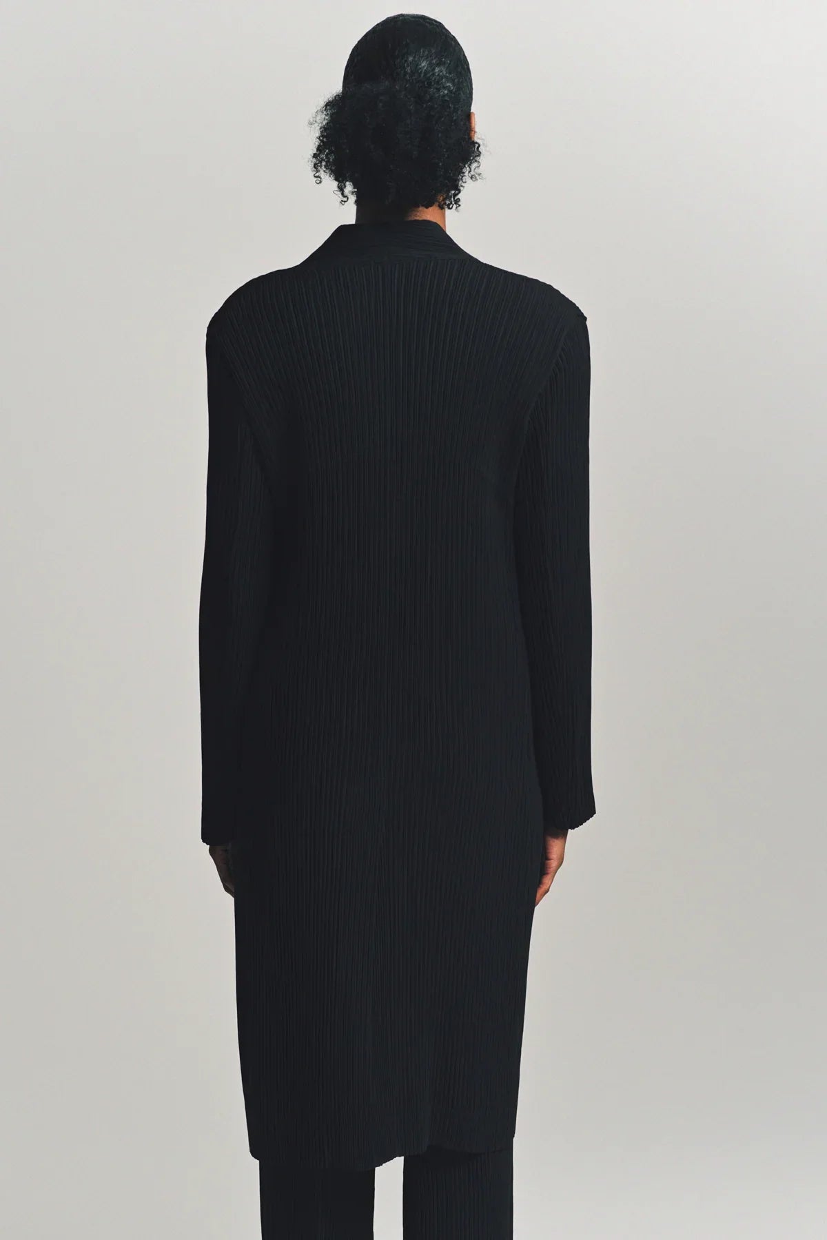 ISSEY MIYAKE | HATCHING PLEATED COAT