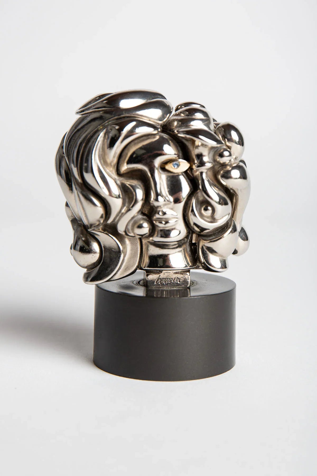 MAXFIELD PRIVATE COLLECTION | 1968 PORTRAIT DE MICHELE STATUE