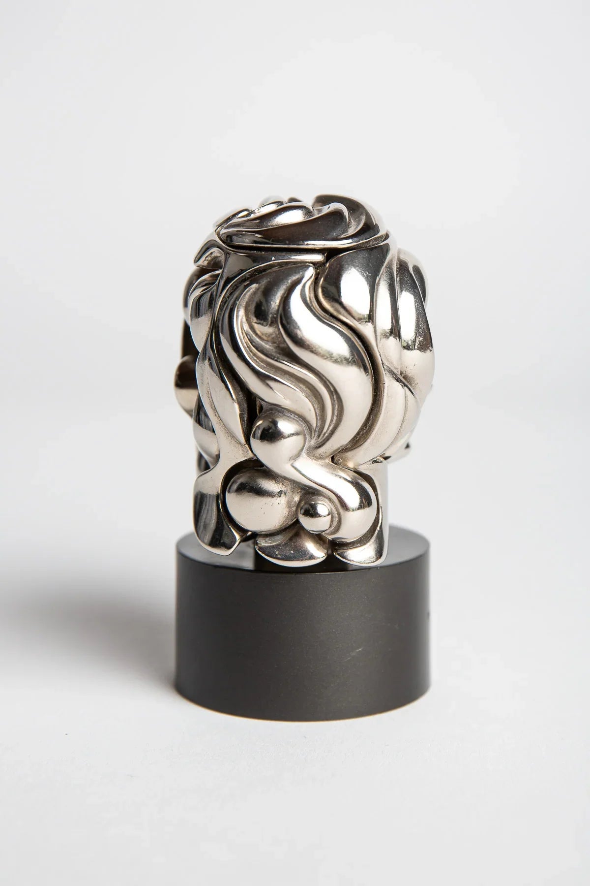 MAXFIELD PRIVATE COLLECTION | 1968 PORTRAIT DE MICHELE STATUE