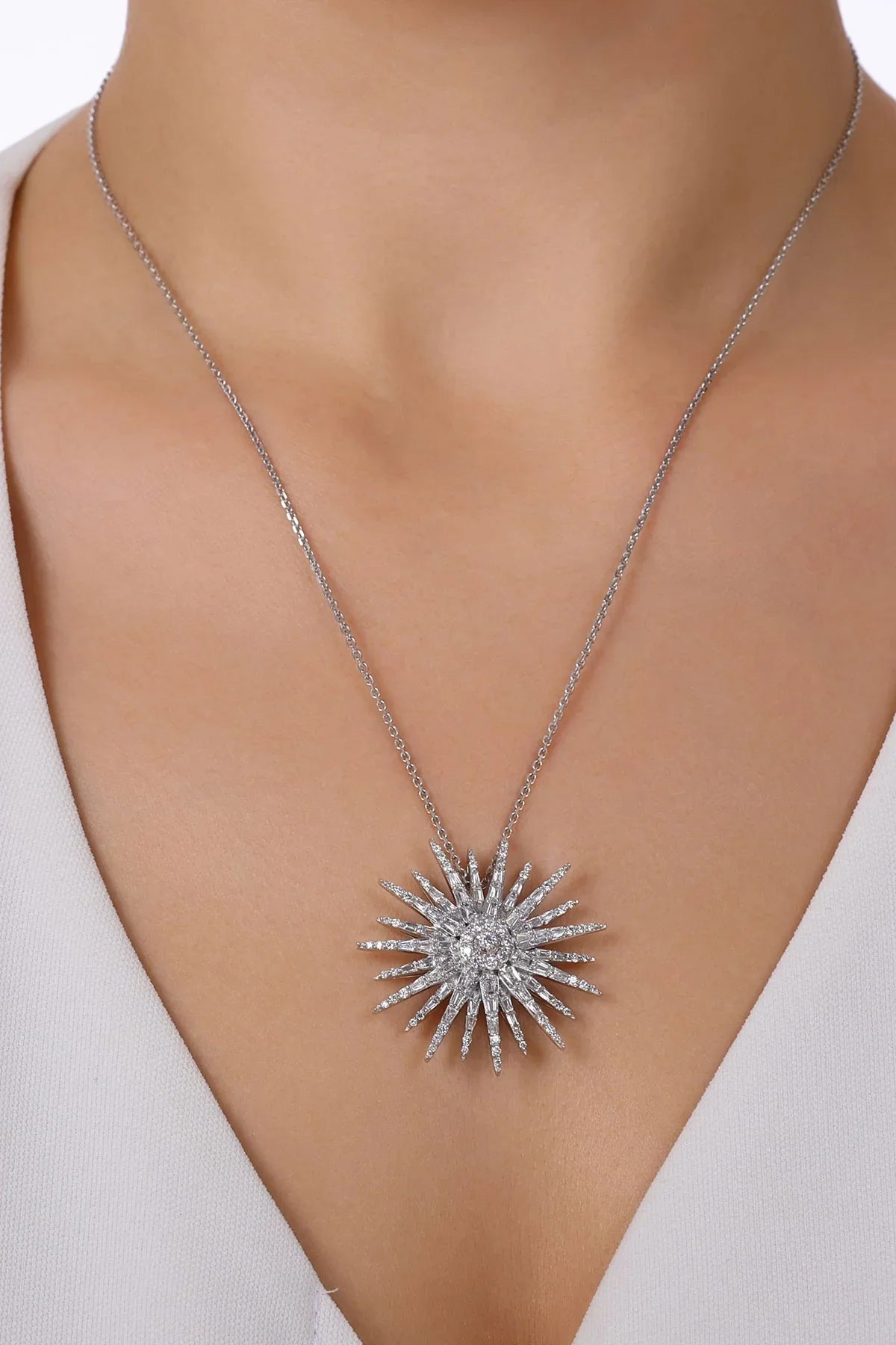 BEE GODDESS | WHITE GOLD JARDIN STAR DIAMOND NECKLACE