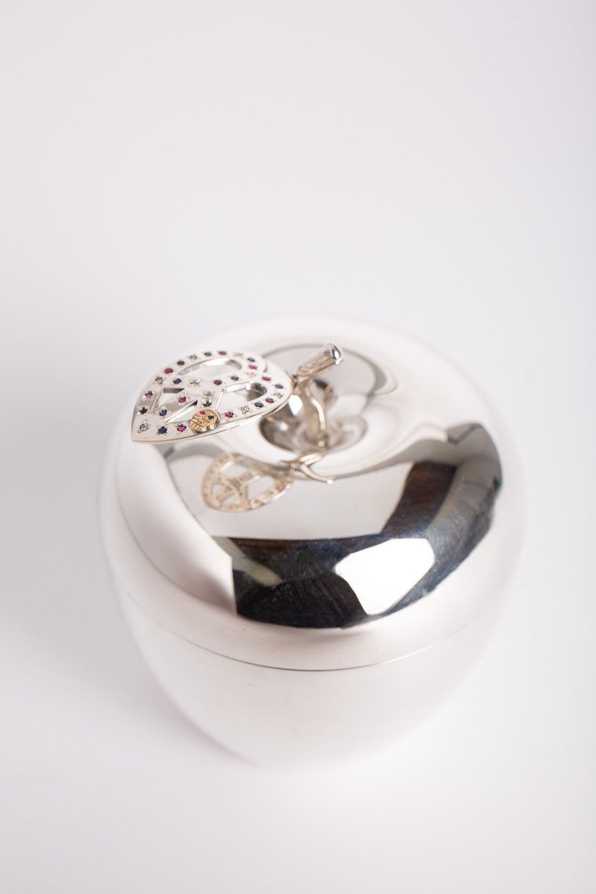 BLIND MAN TOGS | 18K YELLOW GOLD AND STERLING SILVER APPLE STASH