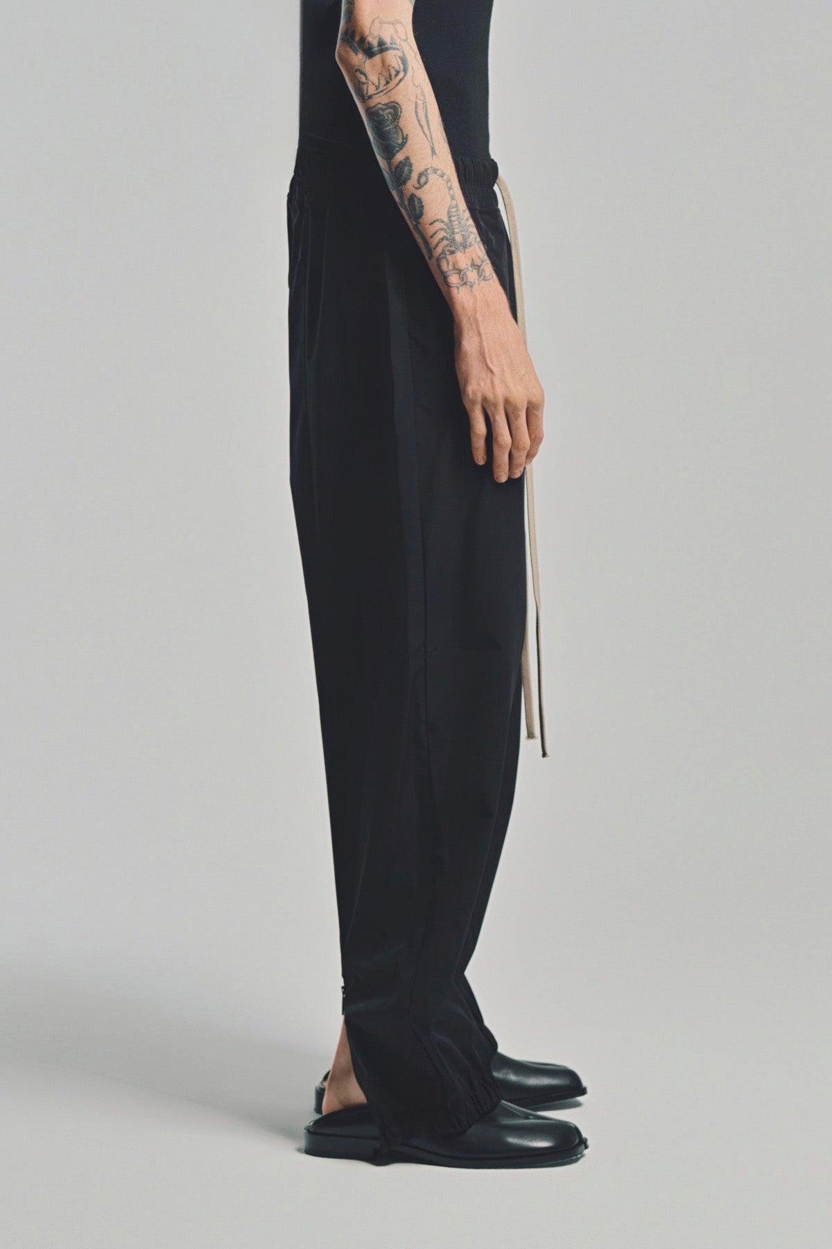 FEAR OF GOD | NYLON TRACKPANTS
