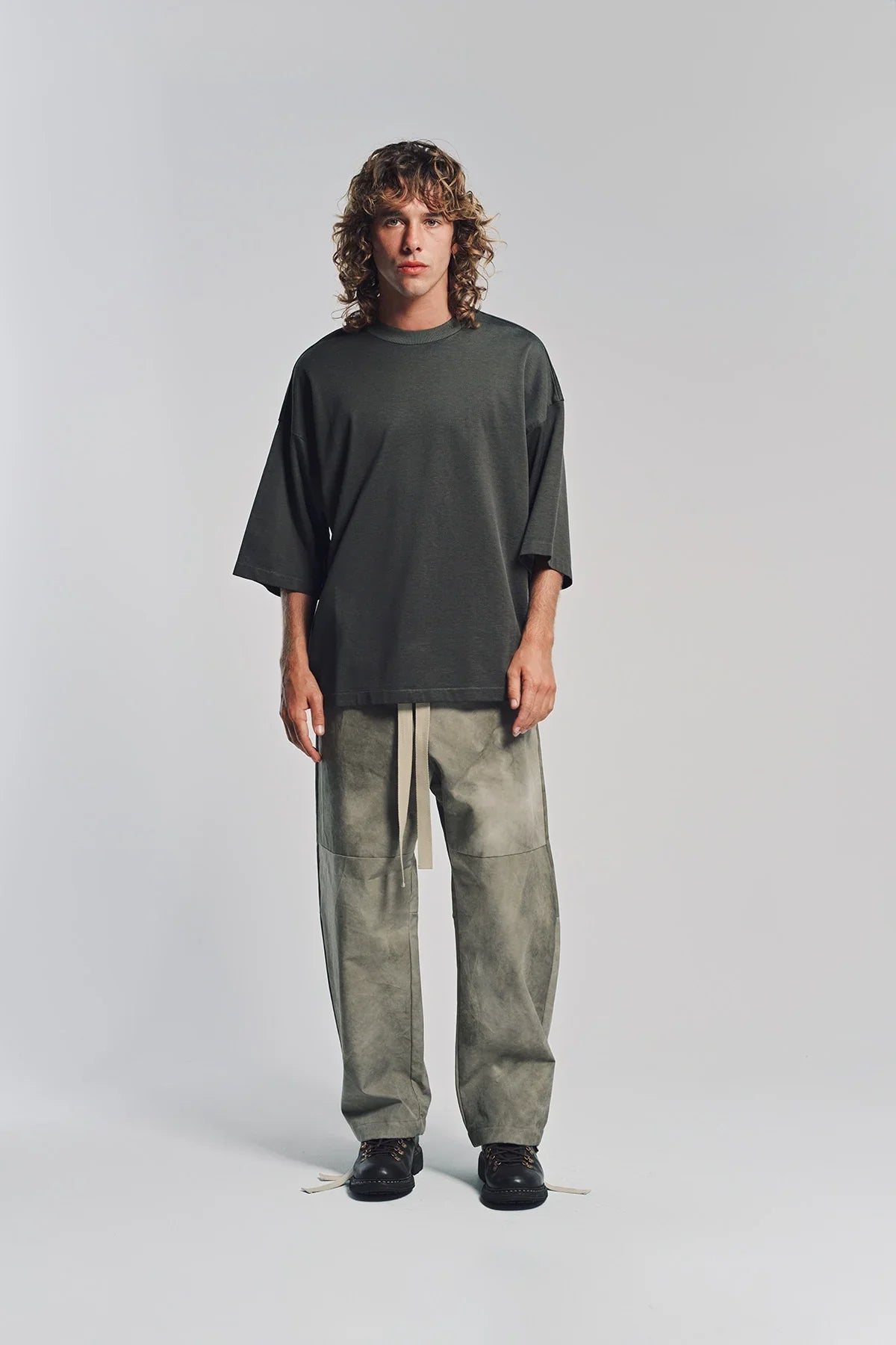 FEAR OF GOD | RELAXED SHORT SLEEVE T-SHIRT