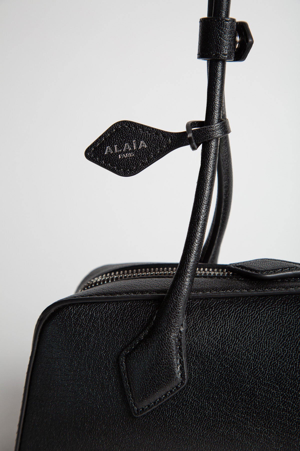 ALAÏA | LE TECKEL MEDIUM BAG IN GOATSKIN