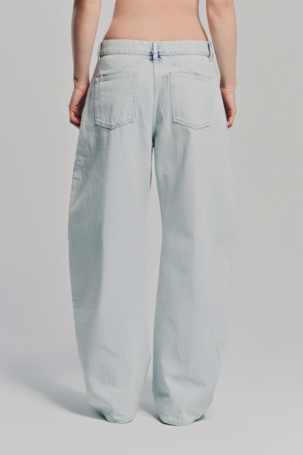 ALAÏA | LOW WAIST ROUND JEANS