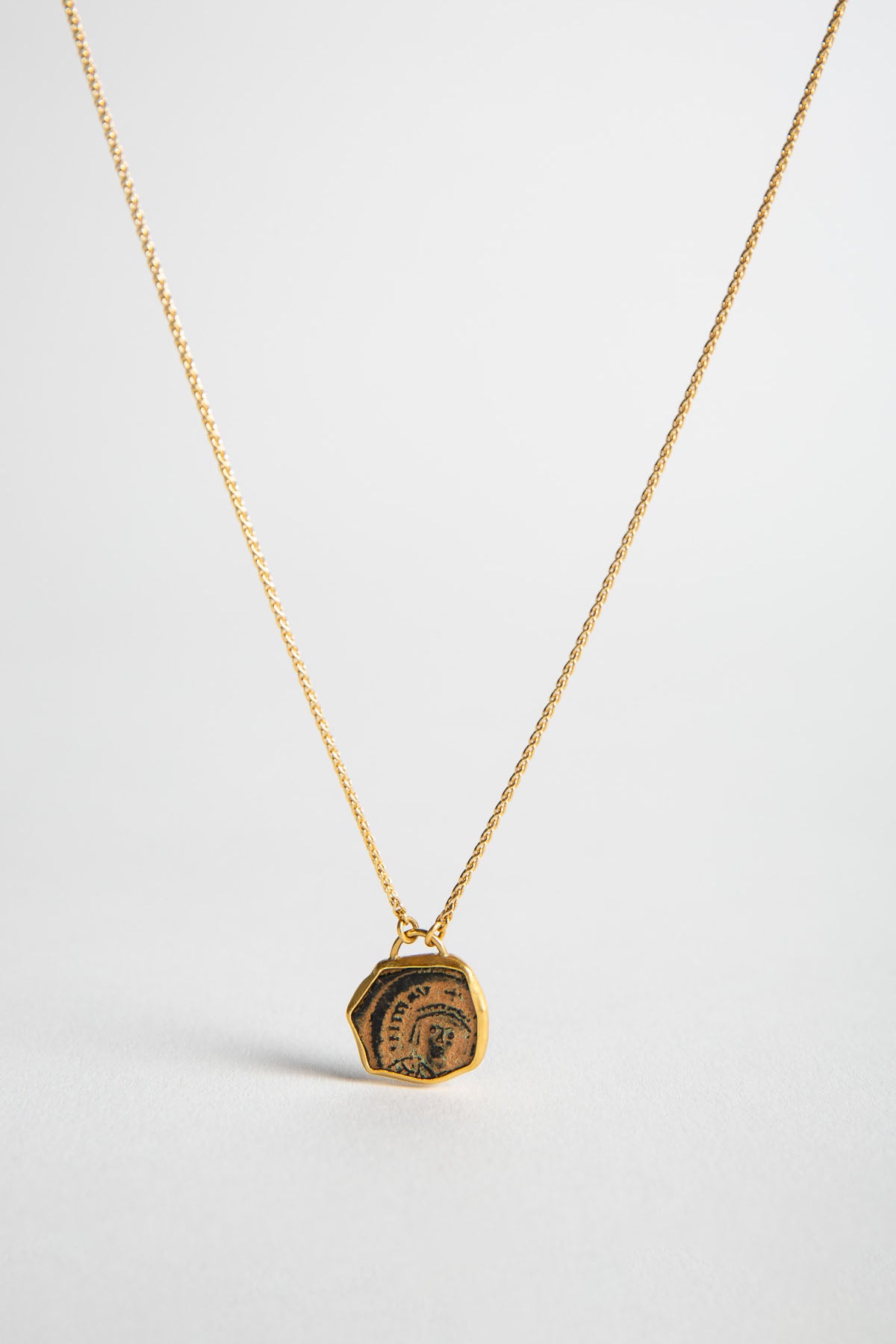 ELI HALILI | YELLOW GOLD BYZANTINE COIN NECKLACE