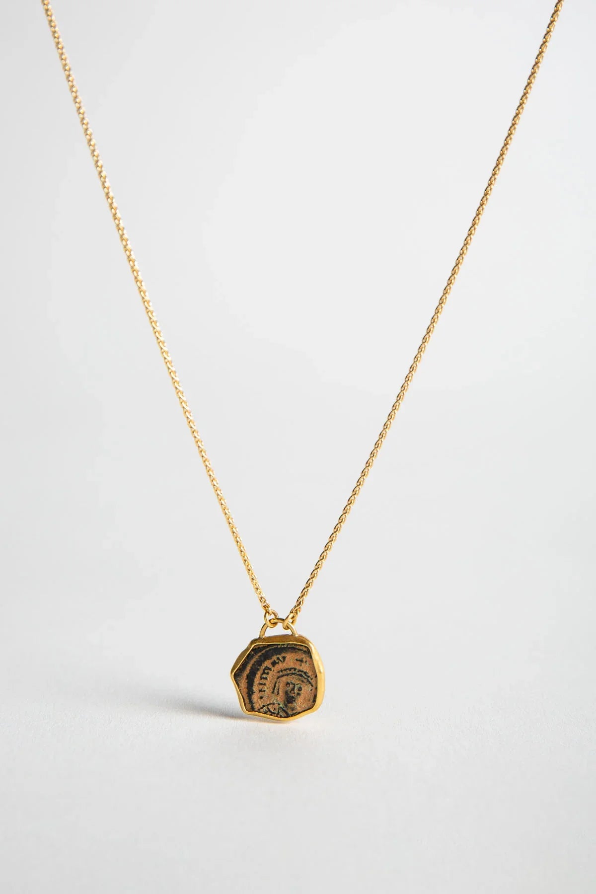 ELI HALILI | YELLOW GOLD BYZANTINE COIN NECKLACE
