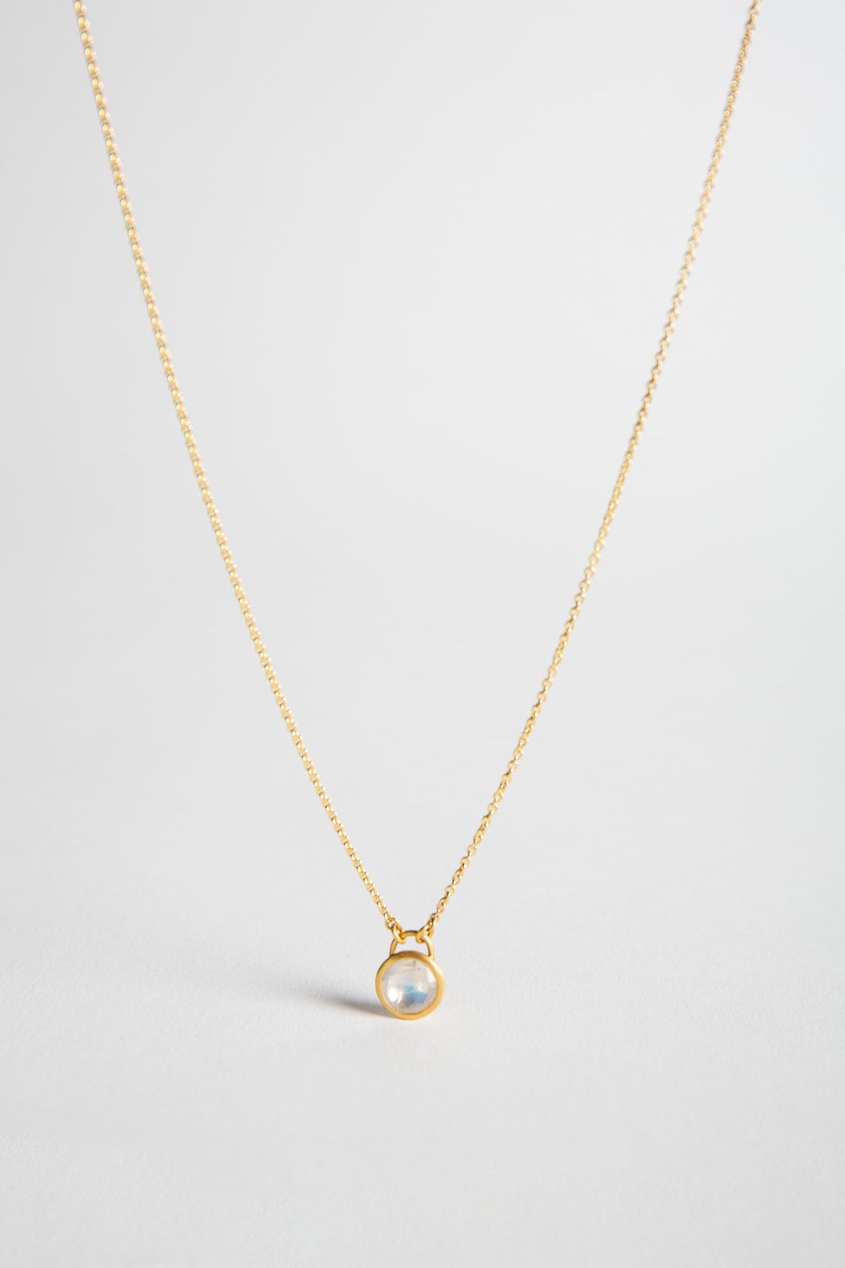 ELI HALILI | YELLOW GOLD & MOONSTONE NECKLACE