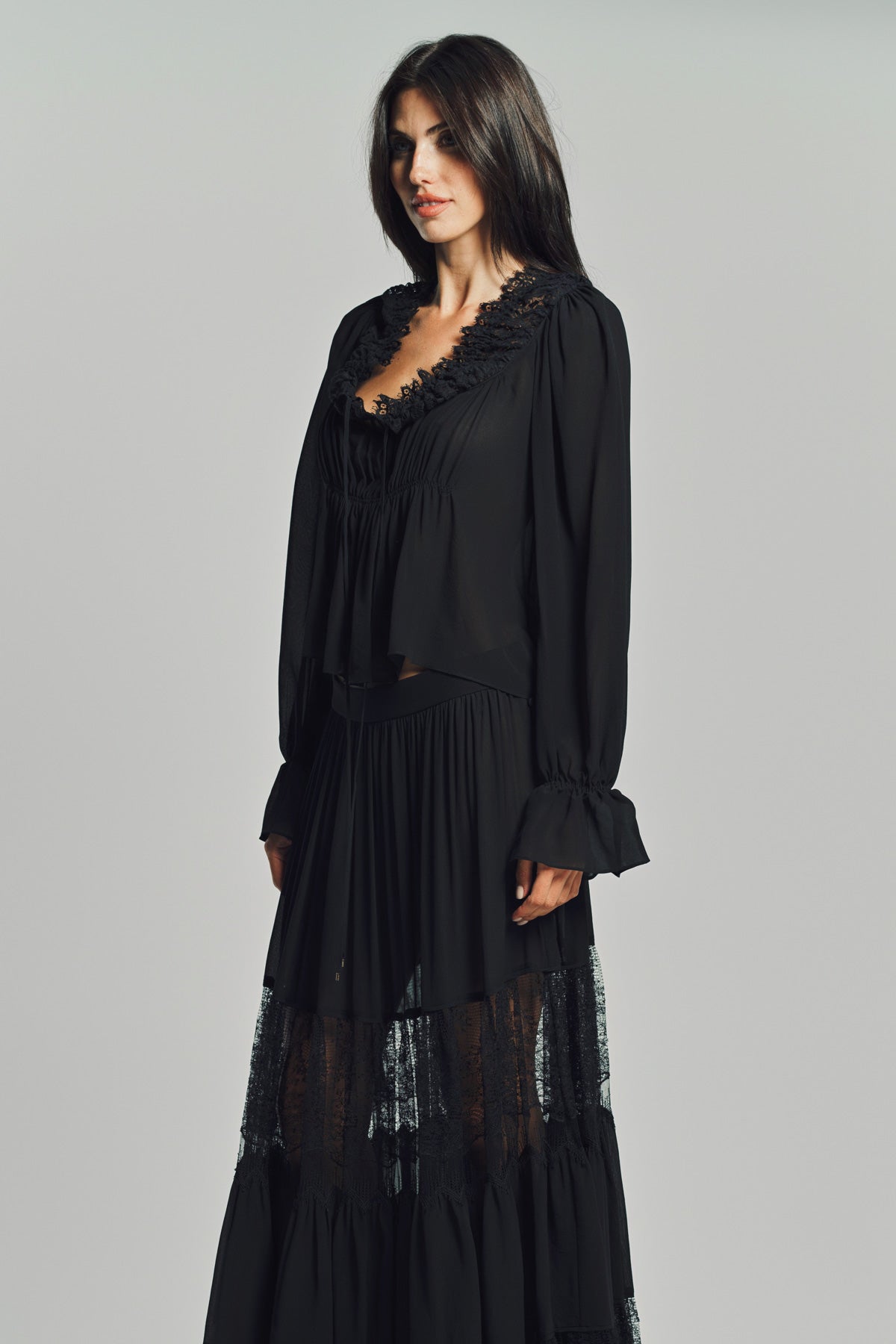 CHLOÉ | SCOOP-NECK SILK CROPPED TOP