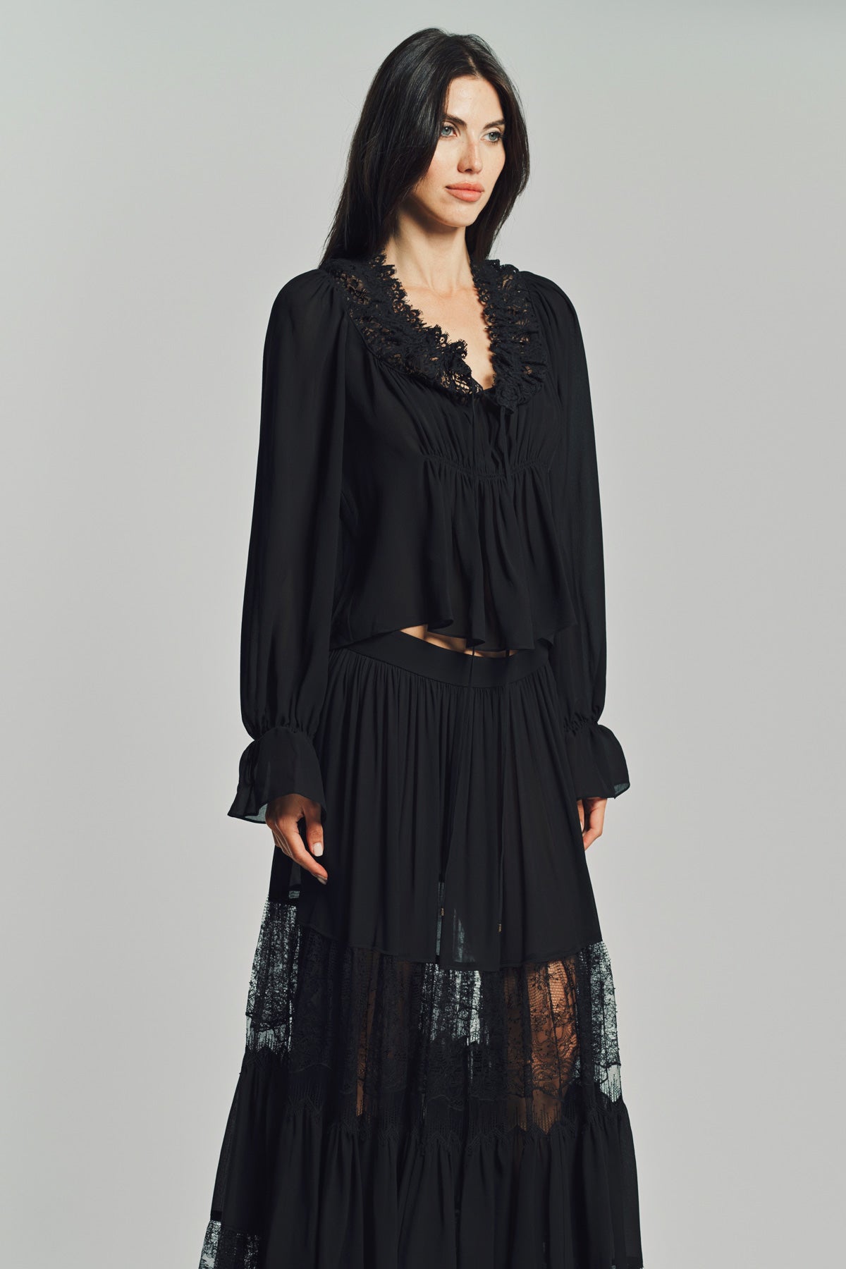 CHLOÉ | SCOOP-NECK SILK CROPPED TOP