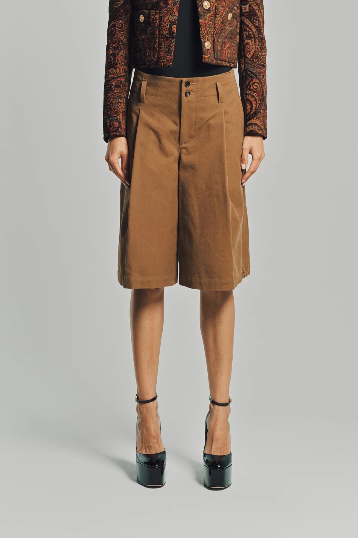 CHLOÉ | HIGH-RISE WIDE-LEG BERMUDA SHORTS