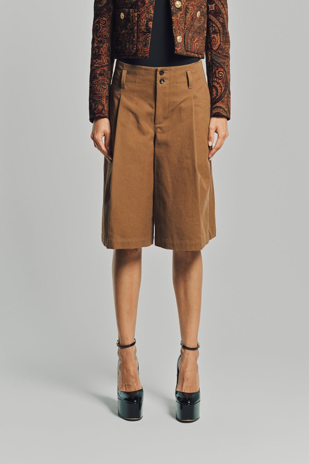 CHLOÉ | HIGH-RISE WIDE-LEG BERMUDA SHORTS