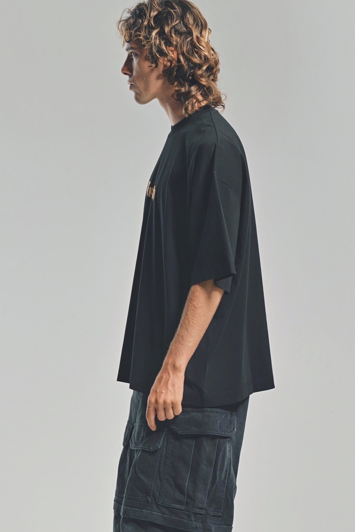 VETEMENTS | TRASH EMBROIDERED TEE