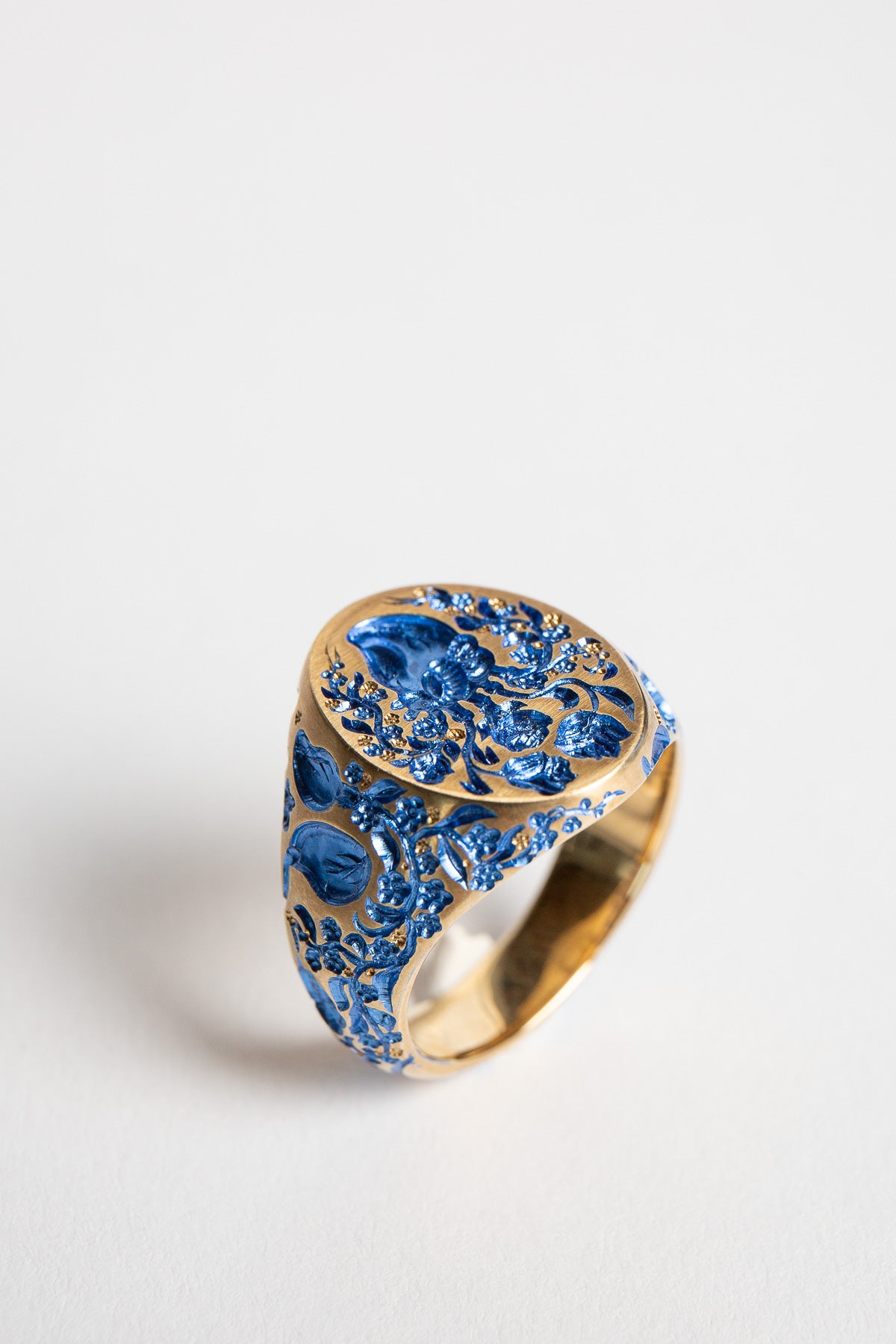 CASTRO SMITH | CLASSIC HEART SIGNET RING