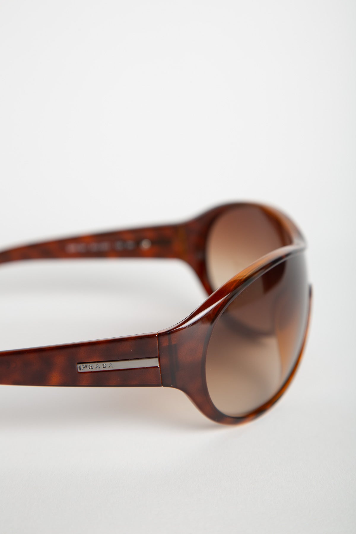 2000'S PRADA OVERSIZED SPR19 H SUNGLASSES