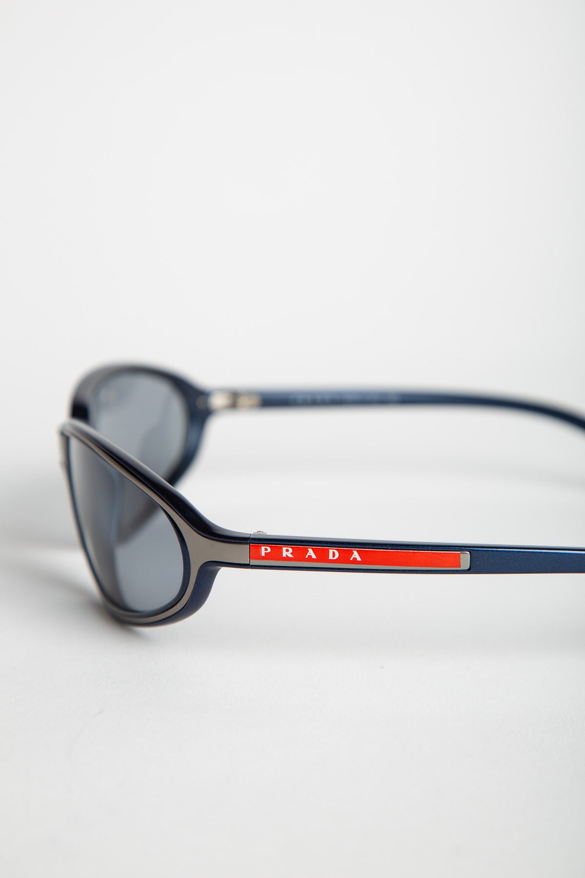2000'S PRADA OVERSIZED SPS03C SUNGLASSES