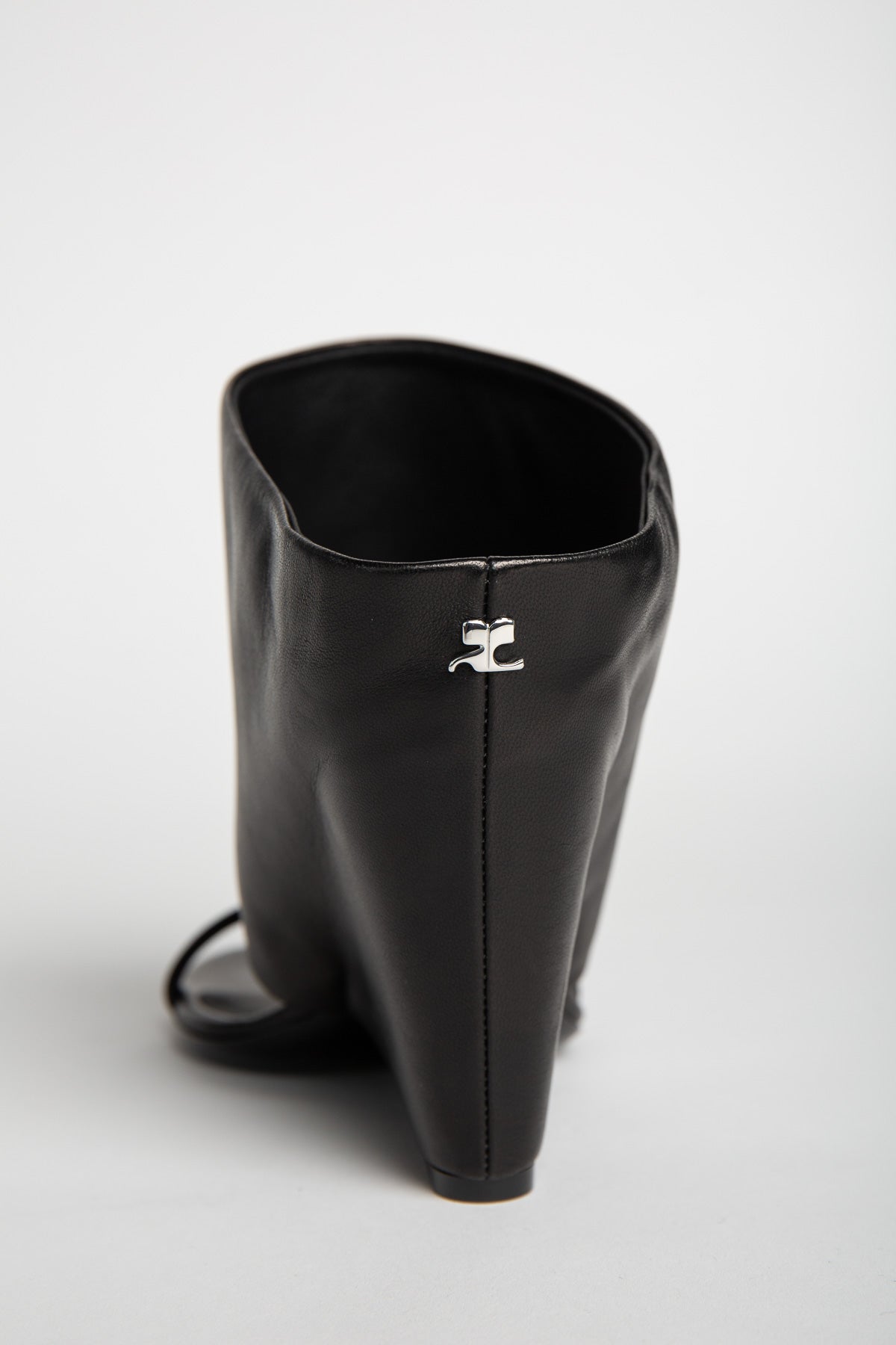 COURRÈGES | OBLIQUE WEDGED LEATHER MULES