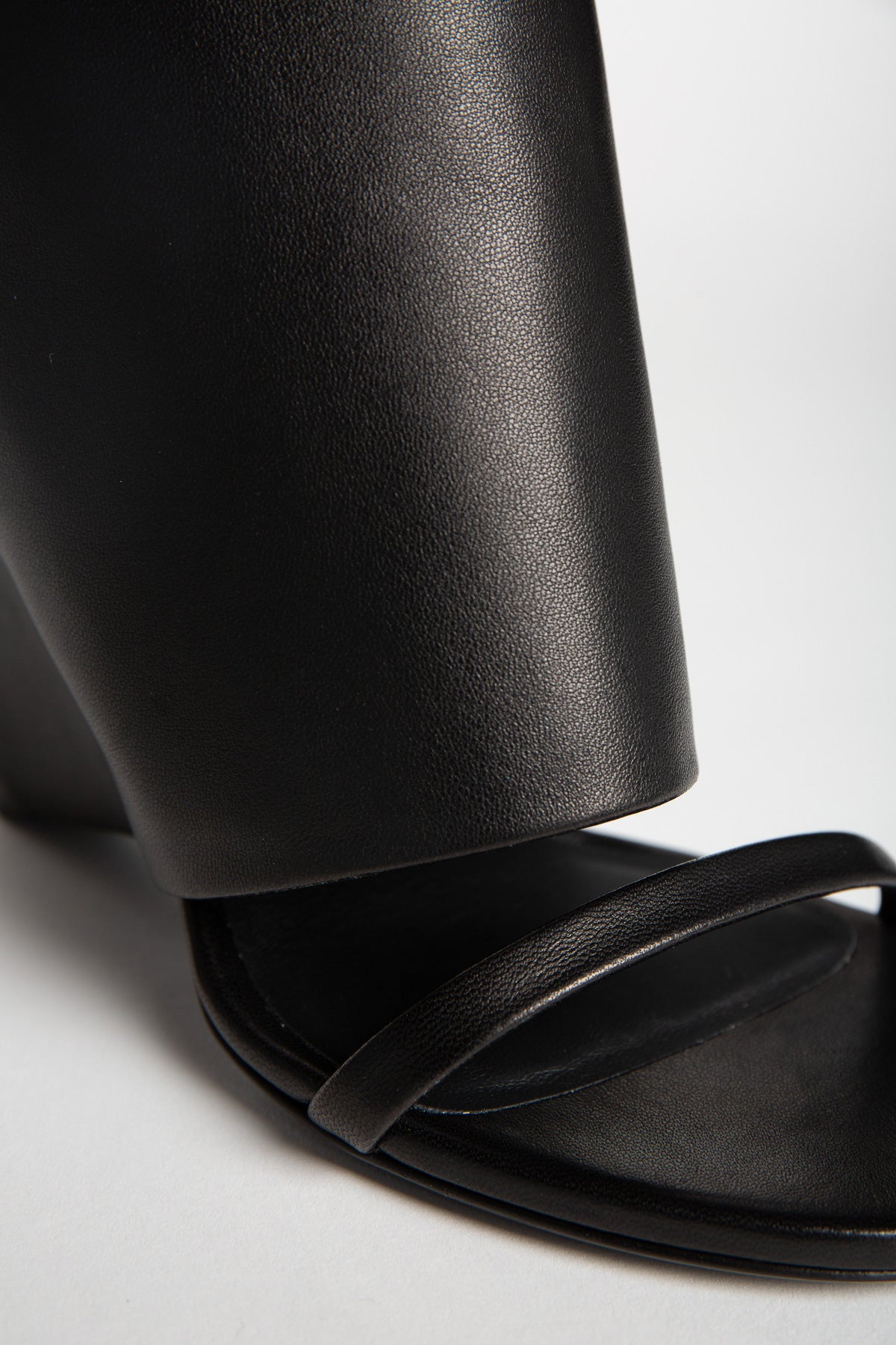 COURRÈGES | OBLIQUE WEDGED LEATHER MULES