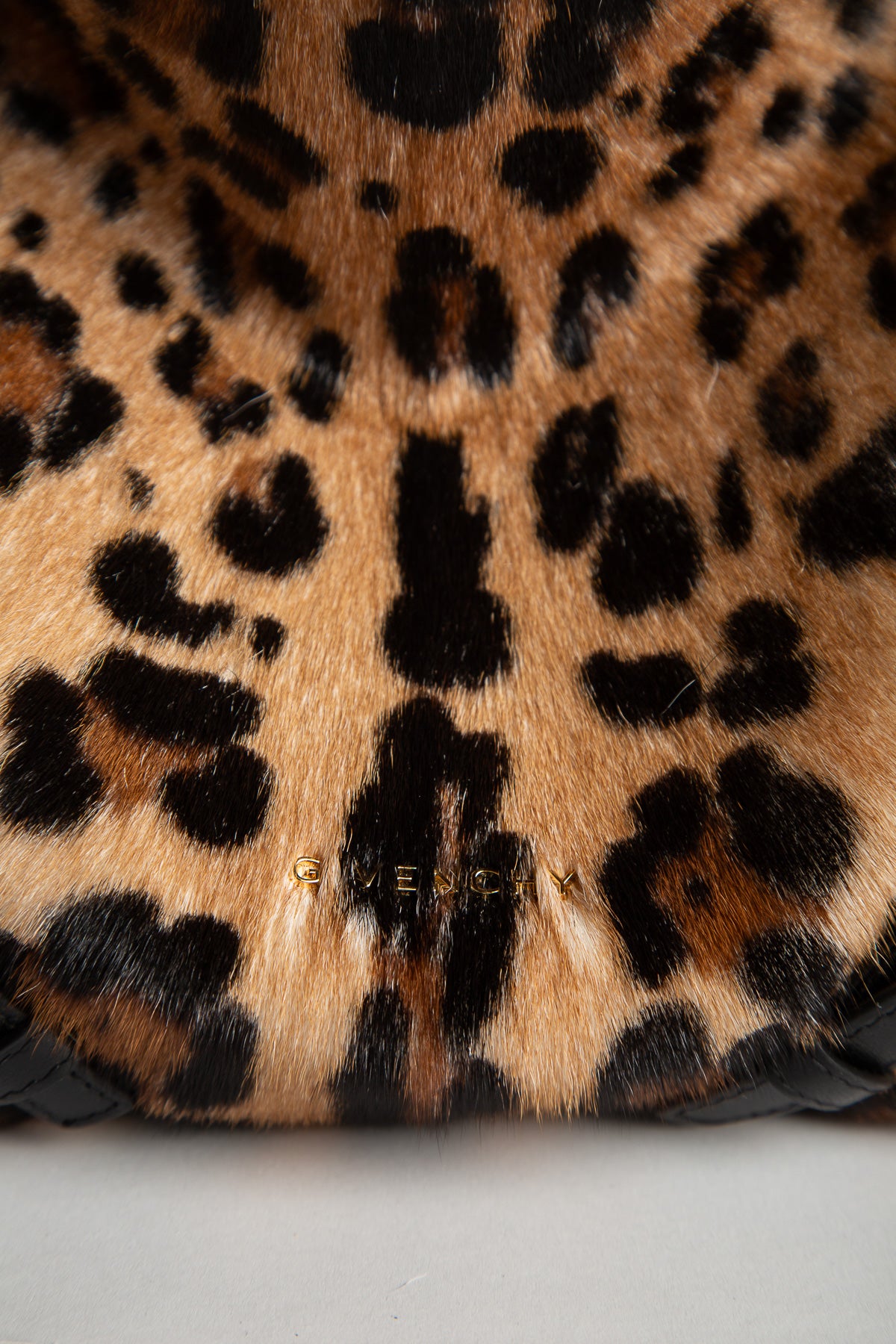 GIVENCHY | MEDIUM VOYOU BAG IN LEOPARD