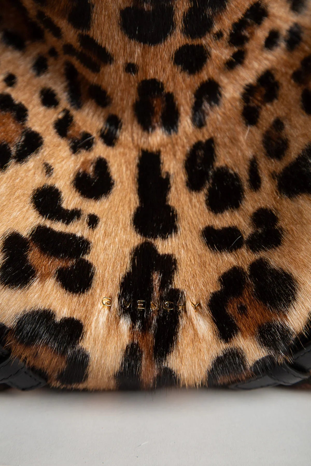 GIVENCHY | MEDIUM VOYOU BAG IN LEOPARD