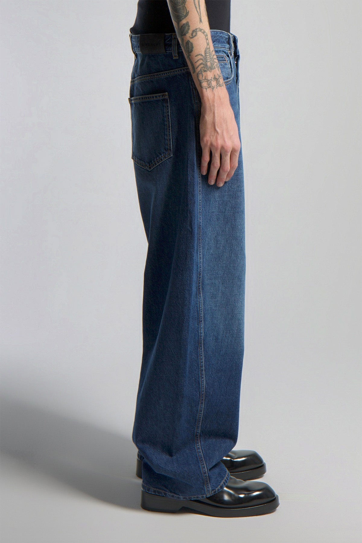 GIVENCHY | COUTURE SEAM WASHED JEANS