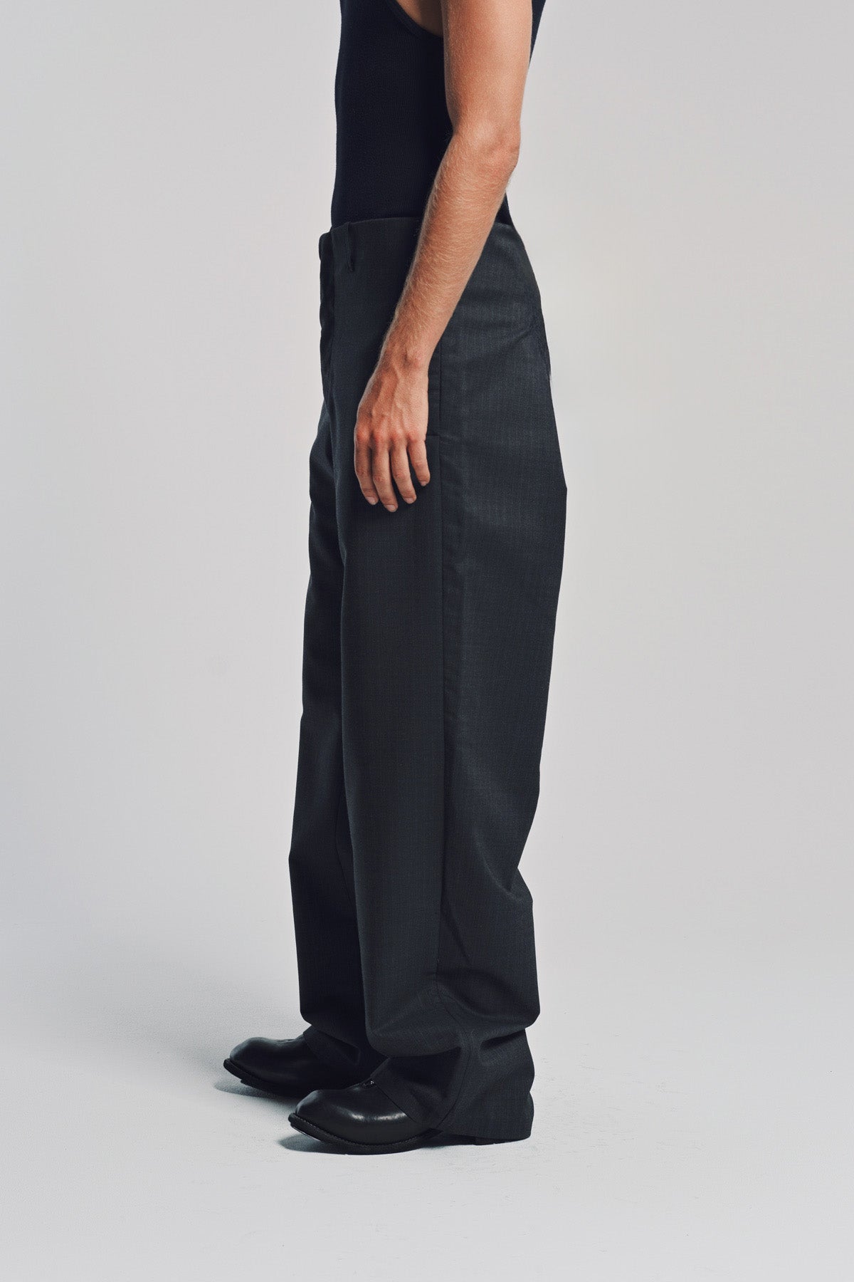 K'ANG | BUCKLE BACK PLEATED TROUSERS