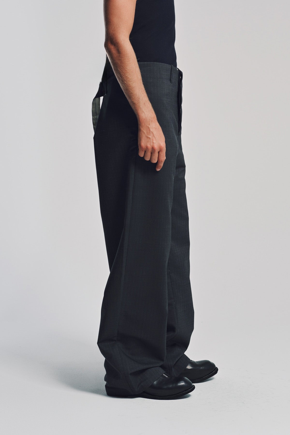 K'ANG | BUCKLE BACK PLEATED TROUSERS