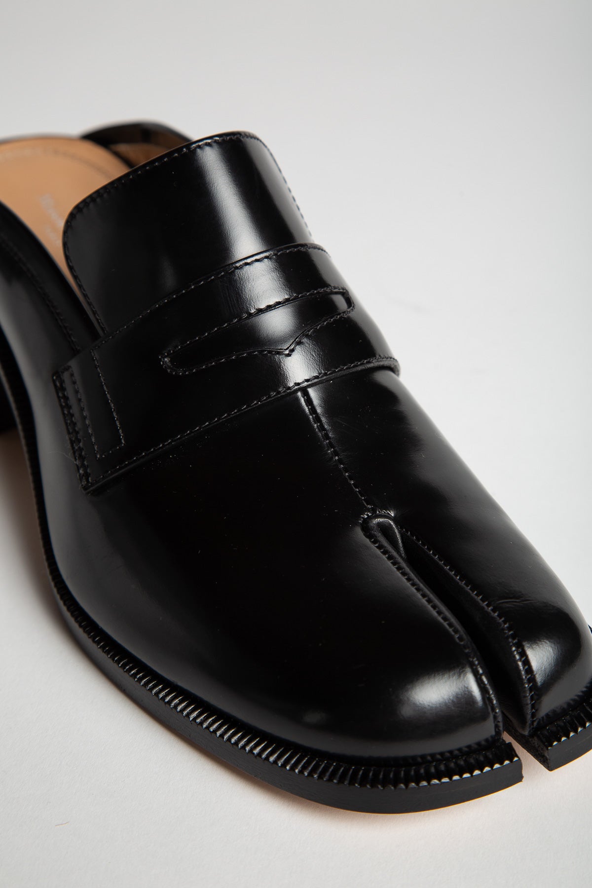 MAISON MARGIELA | TABI CITY LOAFER MULES