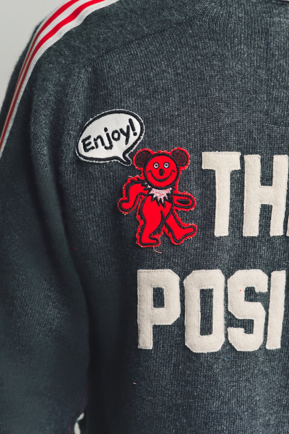 BEVERLY HILLS RECYCLER | I LOVE LA V-NECK SWEATER